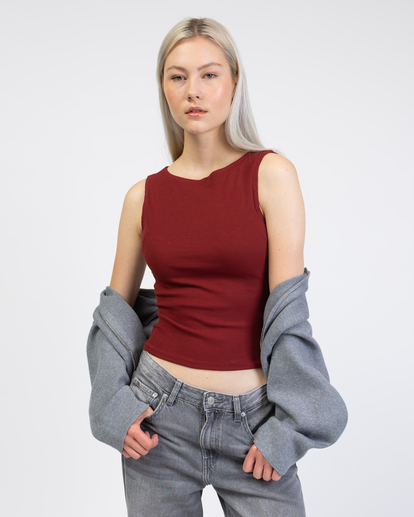 Basic Top mit U-Boot Ausschnitt von vorne