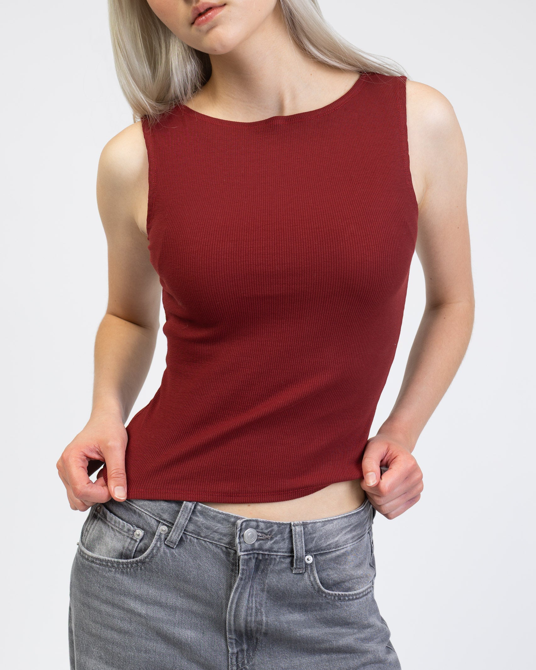 Basic Top mit U-Boot Ausschnitt im Detail