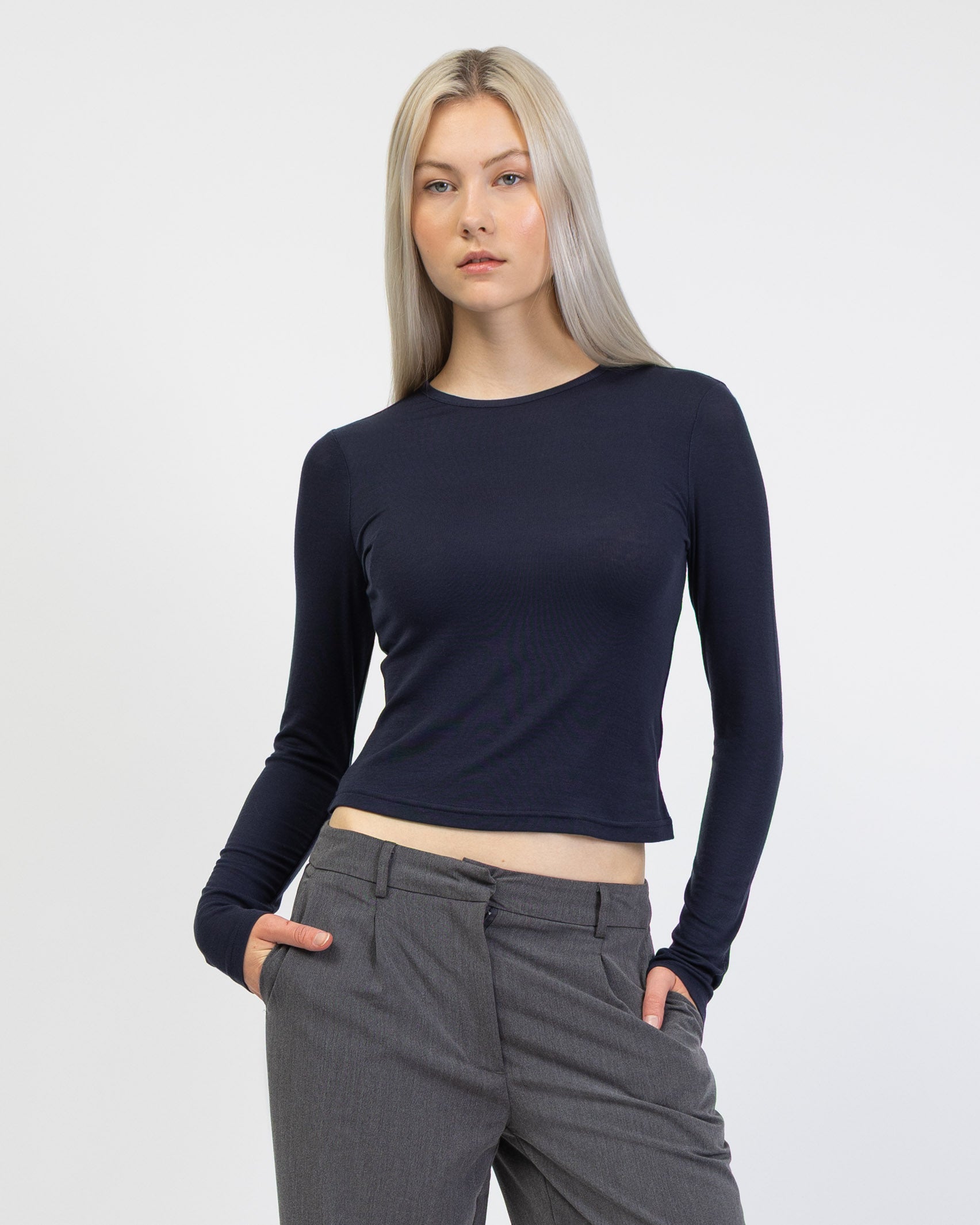 Langarmshirt mit Rundhalsausschnitt von vorne