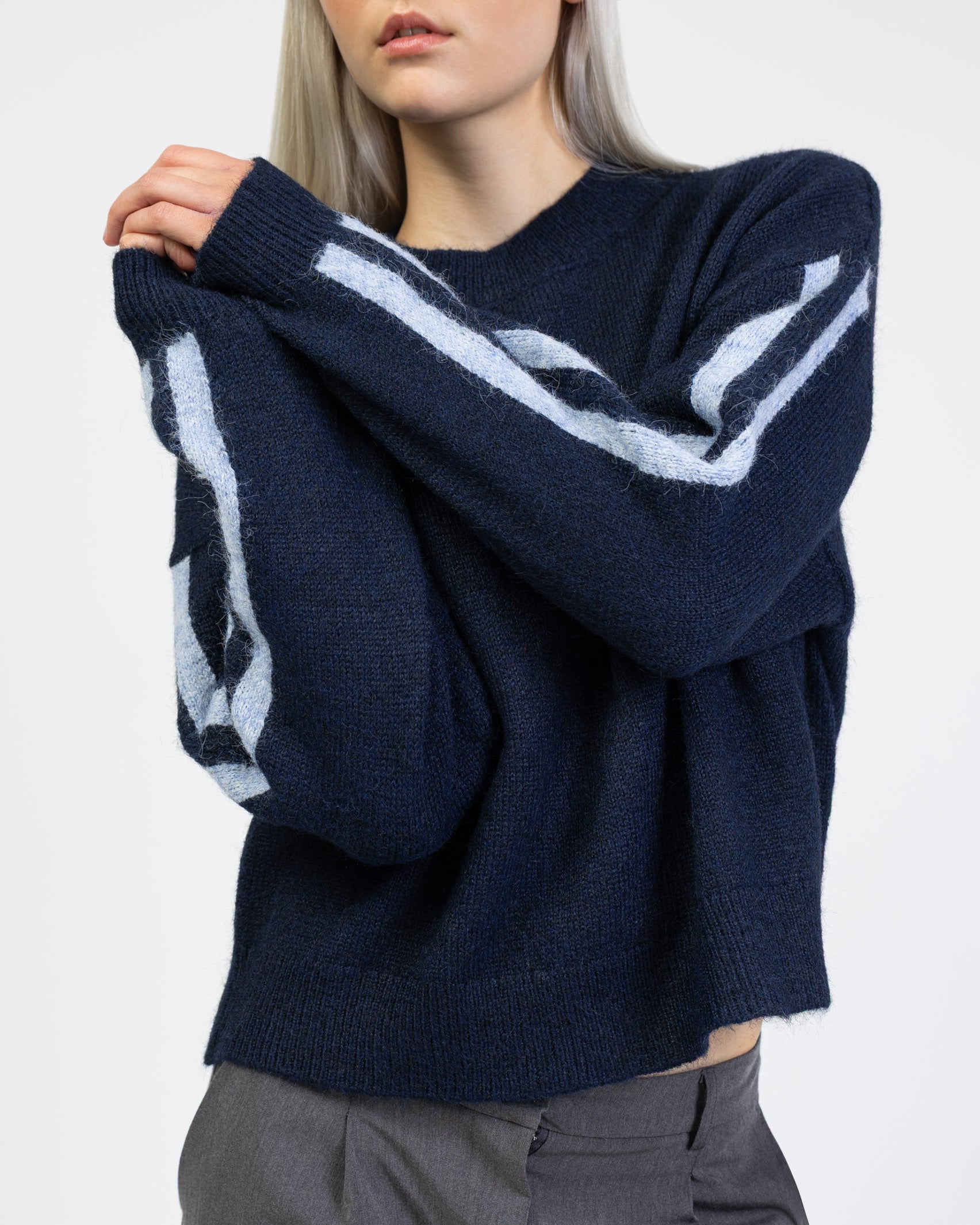 Strickpullover mit Streifendetails im Detail