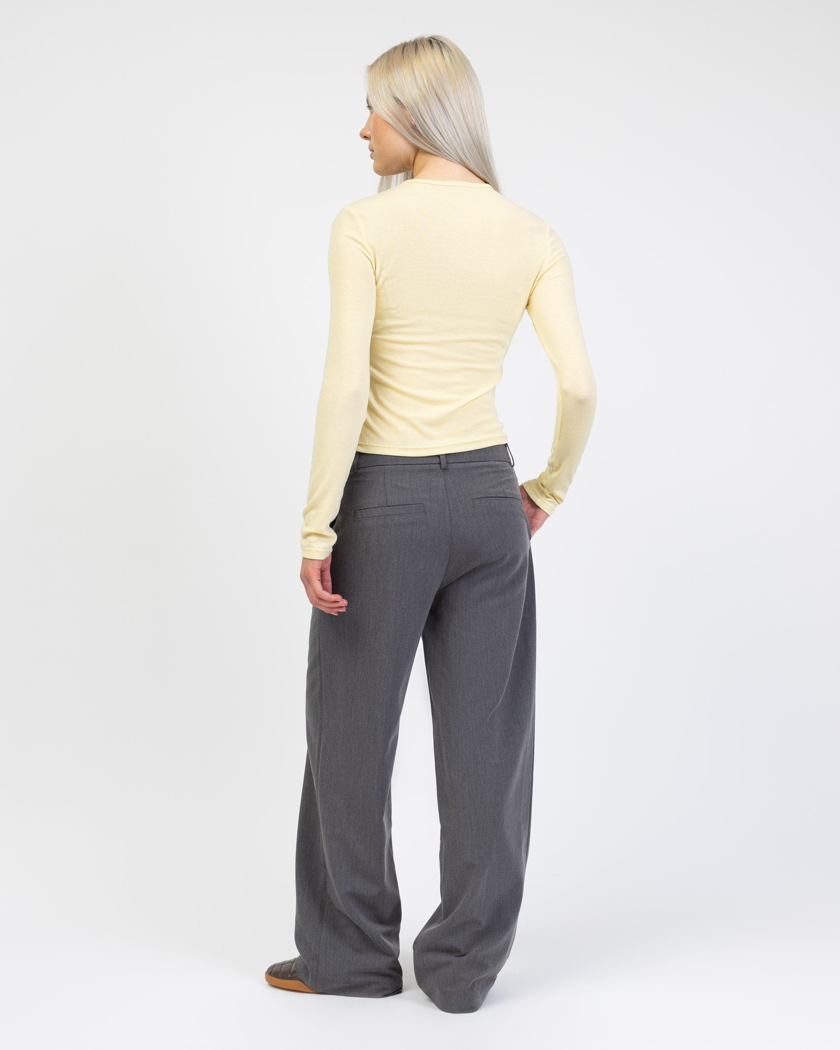 Langarmshirt mit Rundhalsausschnitt von hinten