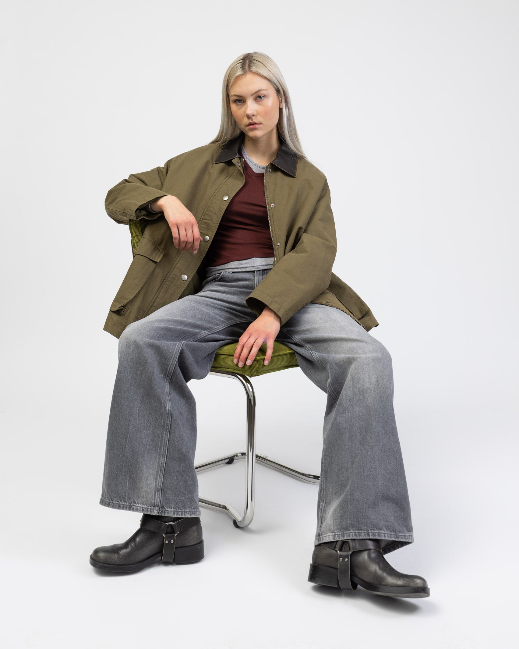 Parker aus Baumwolle von vorne offen im Sitzen