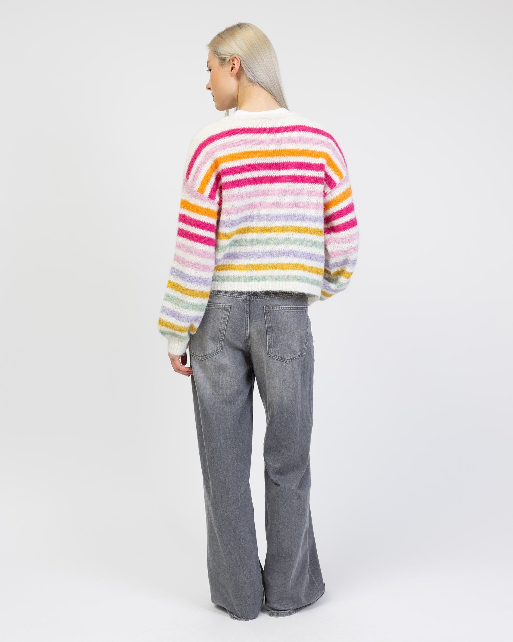 Gestreifte Strickjacke mit Bindebändern von hinten