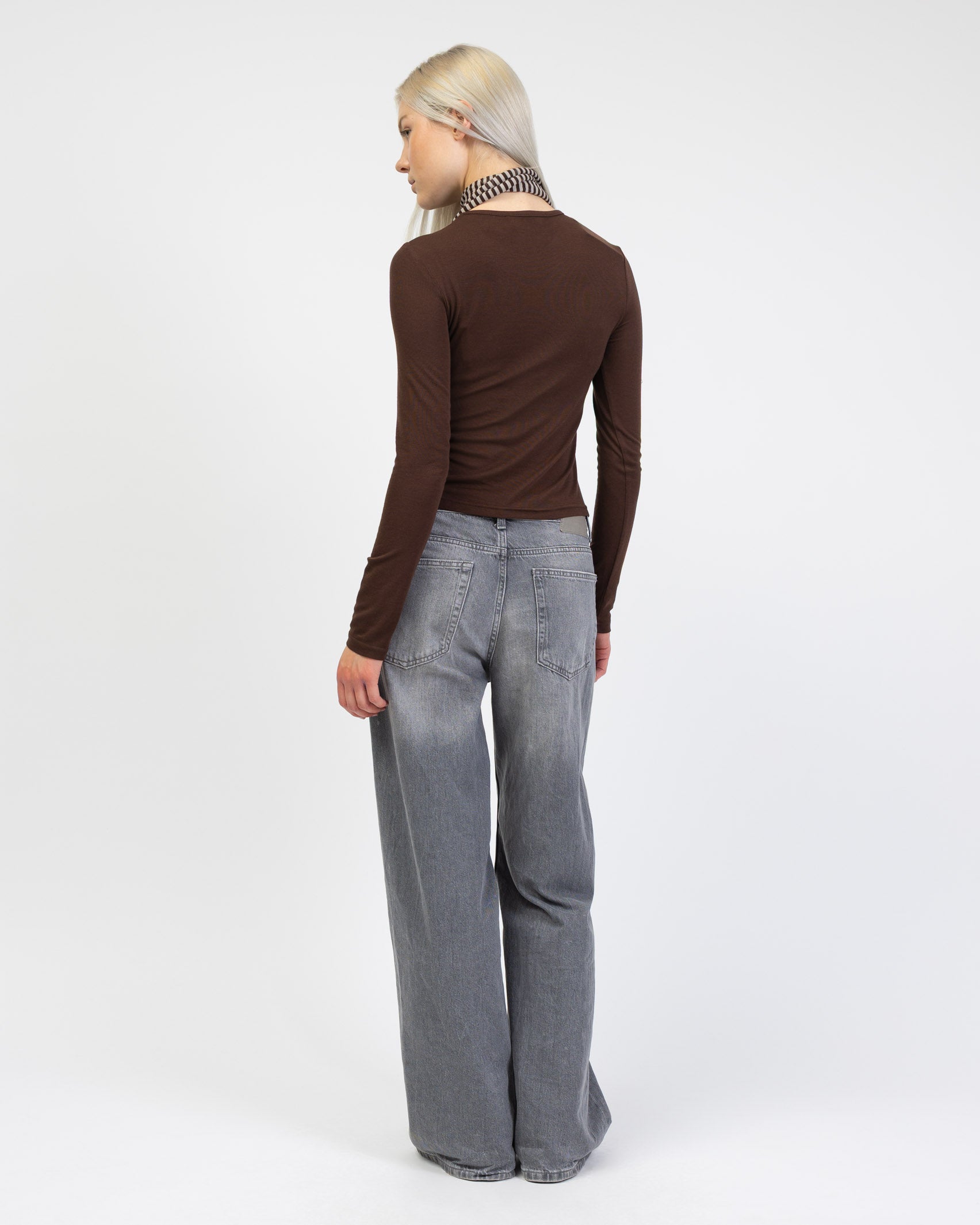 Langarmshirt mit Rundhalsausschnitt von hinten