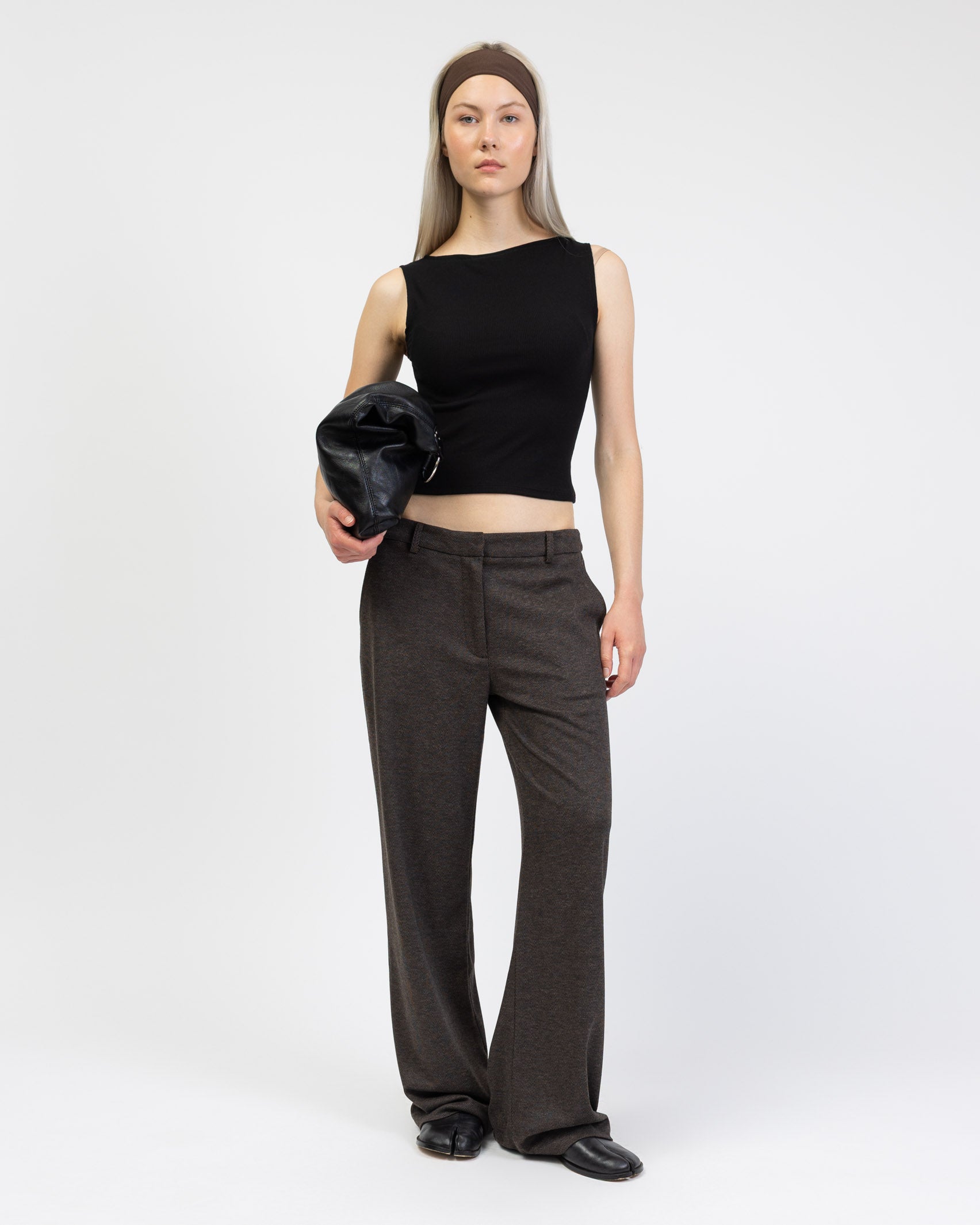 Hose mit Fischgrätmuster von vorne