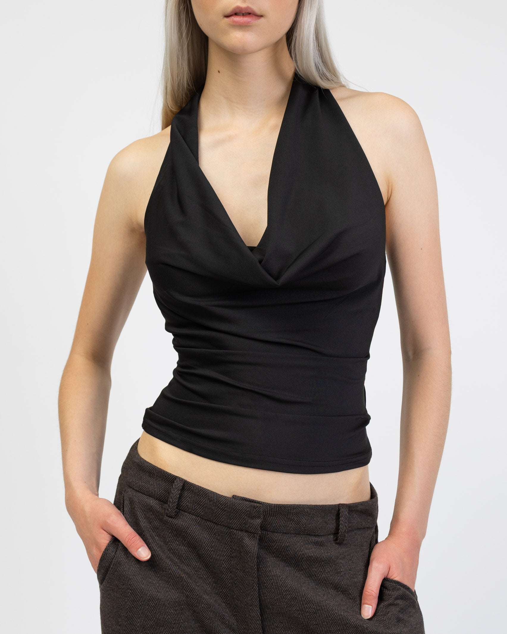 Top mit Wasserfallausschnitt im Detail