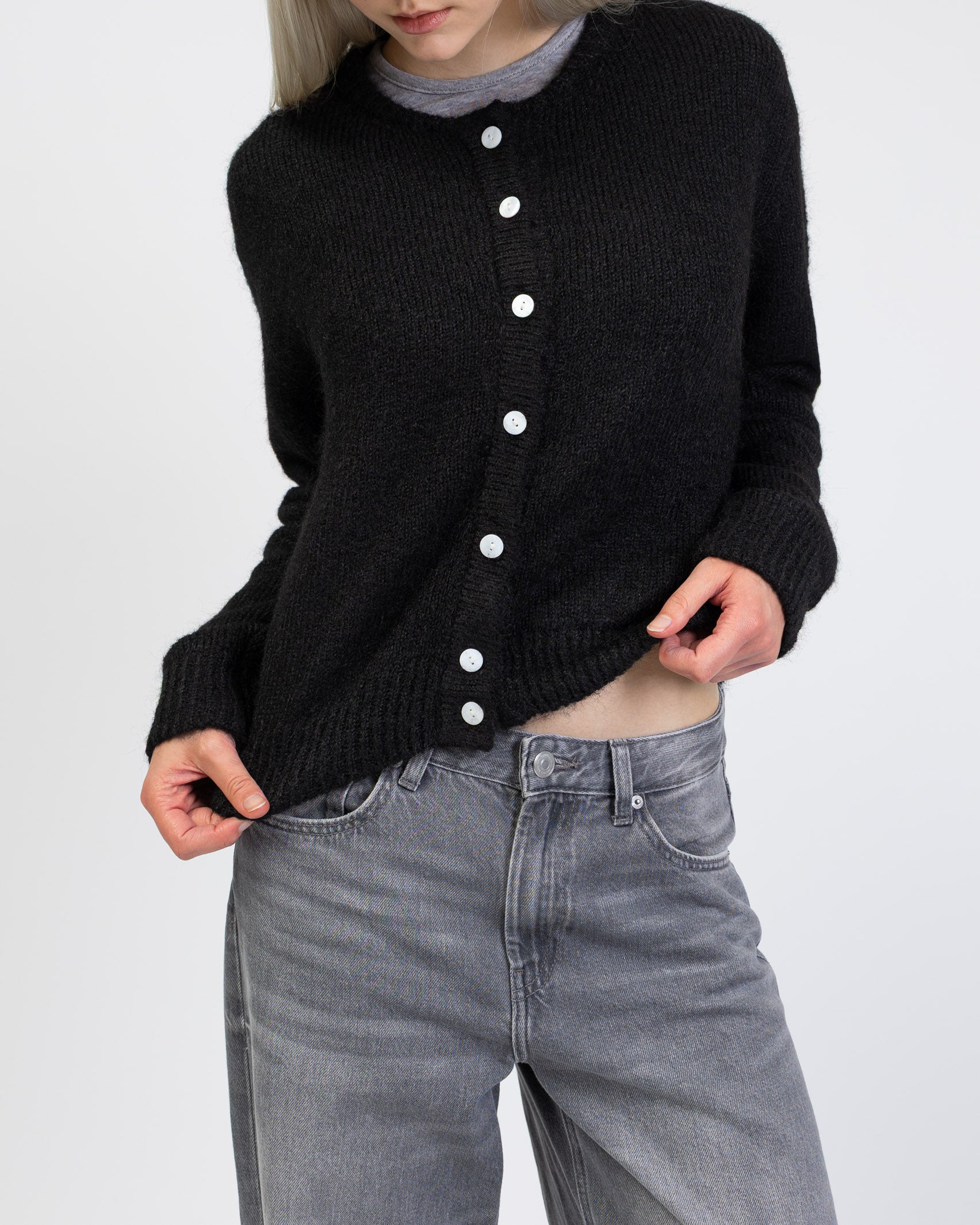 Weiche lockere Strickjacke im Detail