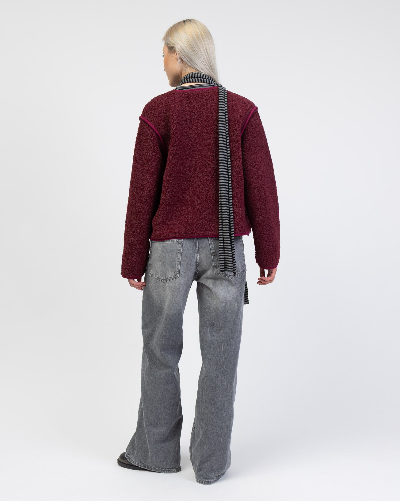 Einfarbige Teddyjacke von hinten