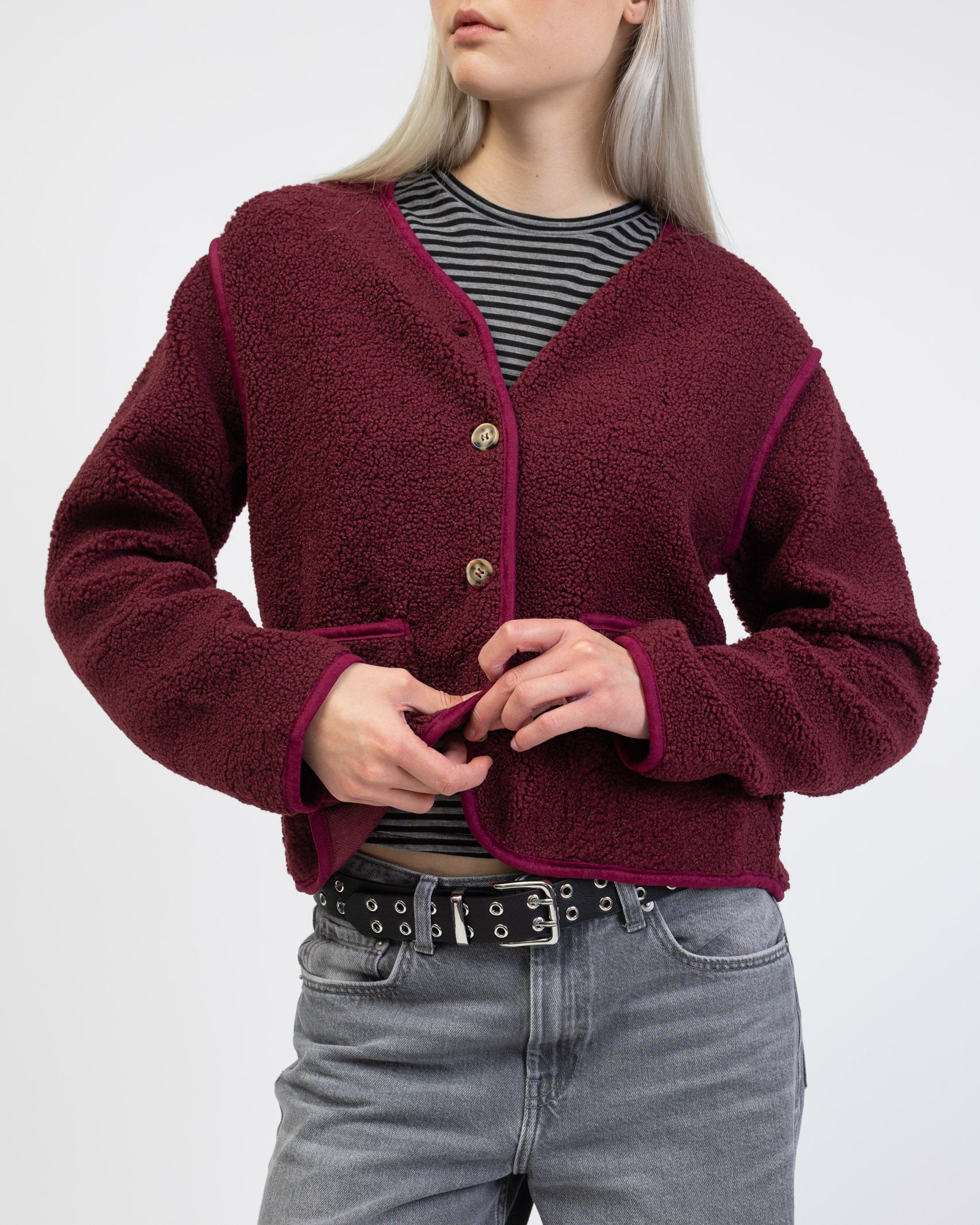 Einfarbige Teddyjacke geschlossen