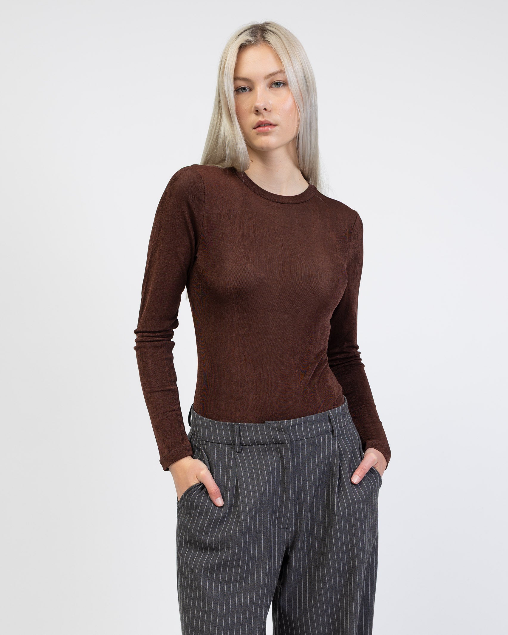 Body mit schimmernder Optik von vorne