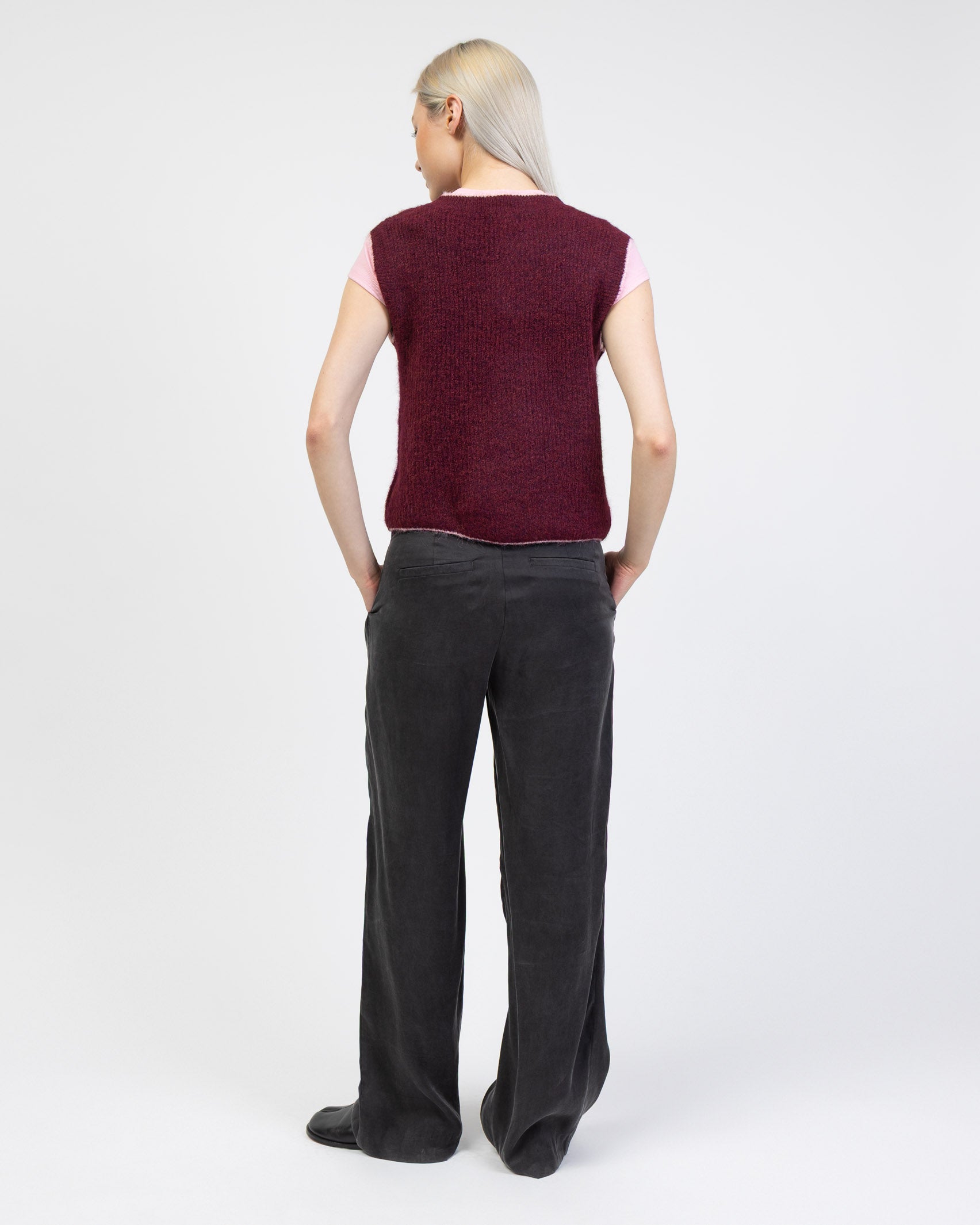 Strickpullunder mit Kontrastnaht von hinten