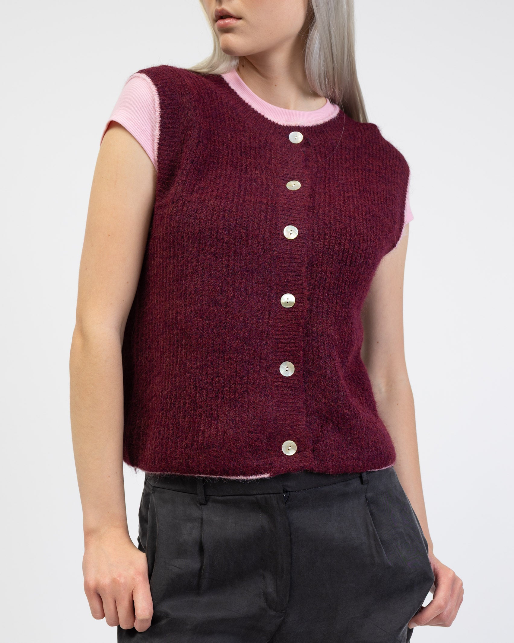 Strickpullunder mit Kontrastnaht im Detail