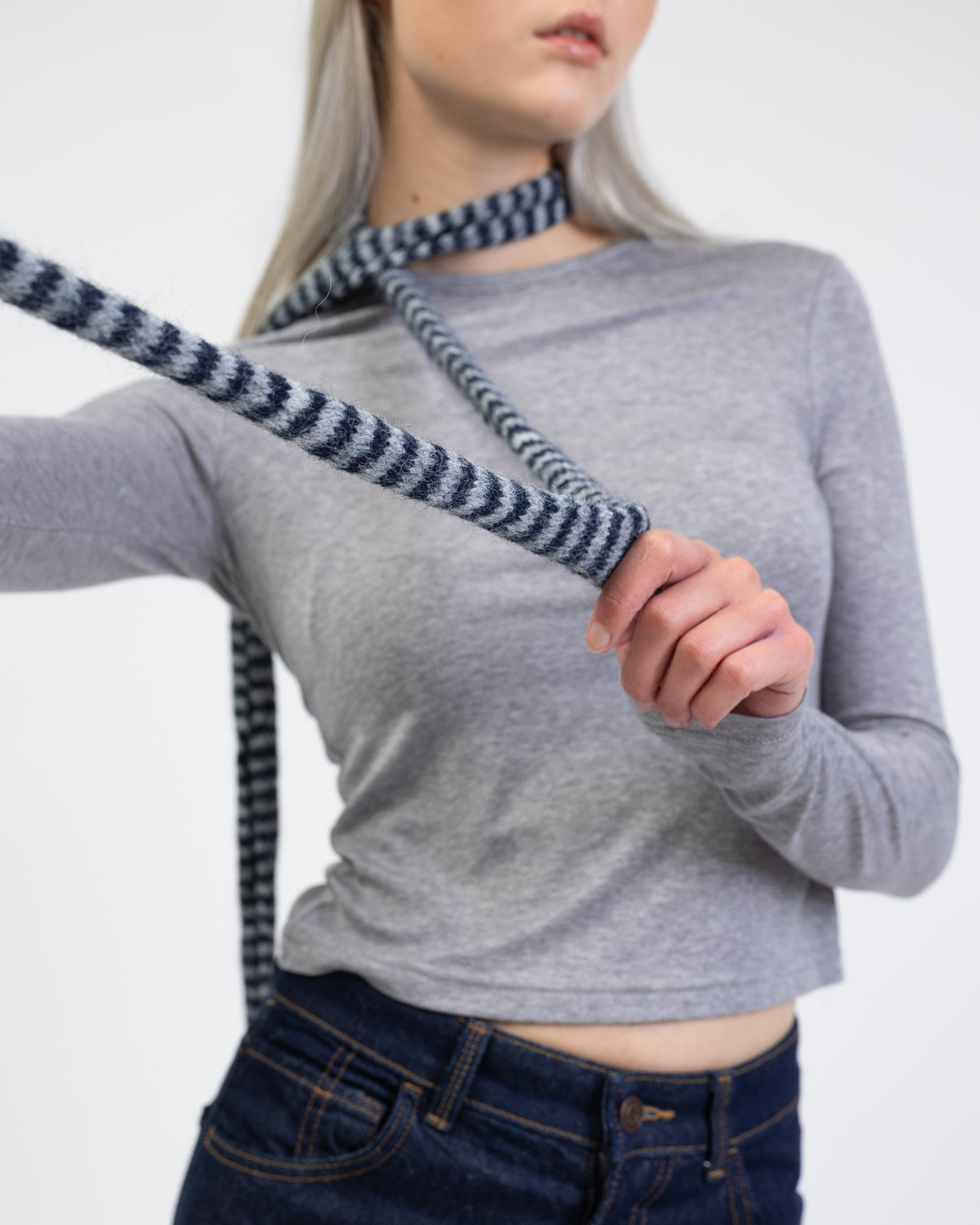 Gestreifte Strickjacke mit Schal ohne Jacke