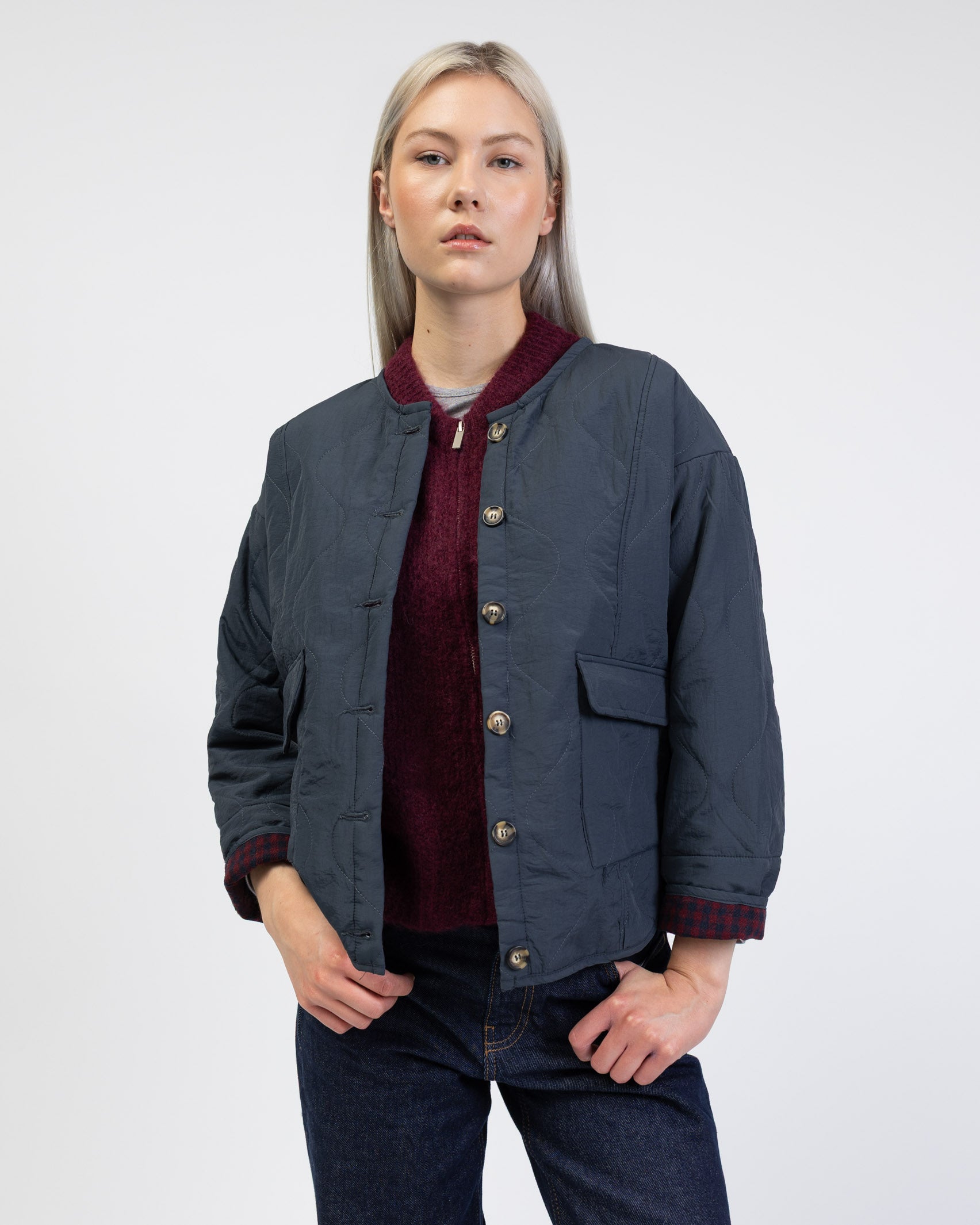 Gesteppte Jacke mit Knopfleiste von vorne