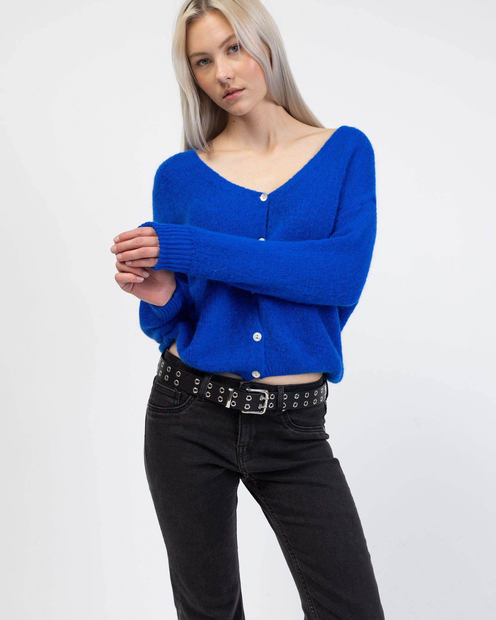 Strickjacke mit V-Ausschnitt von vorne