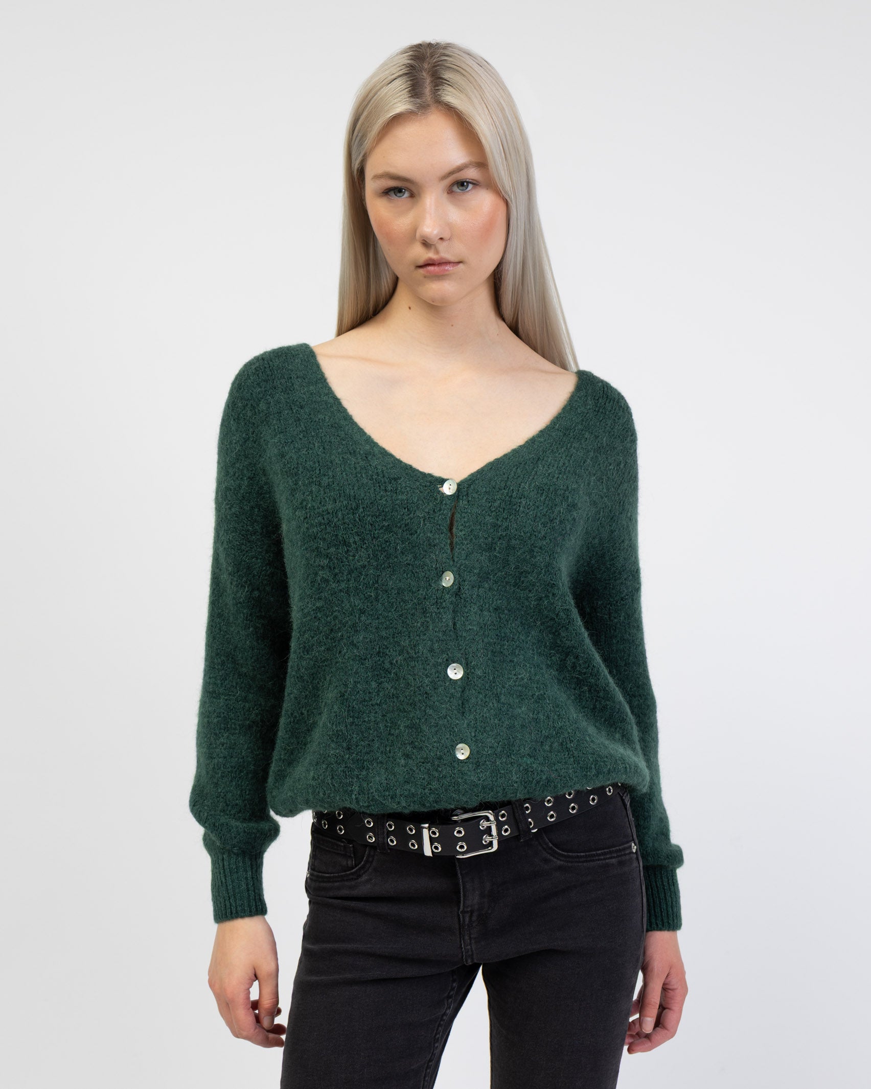 Strickjacke mit V-Ausschnitt von vorne