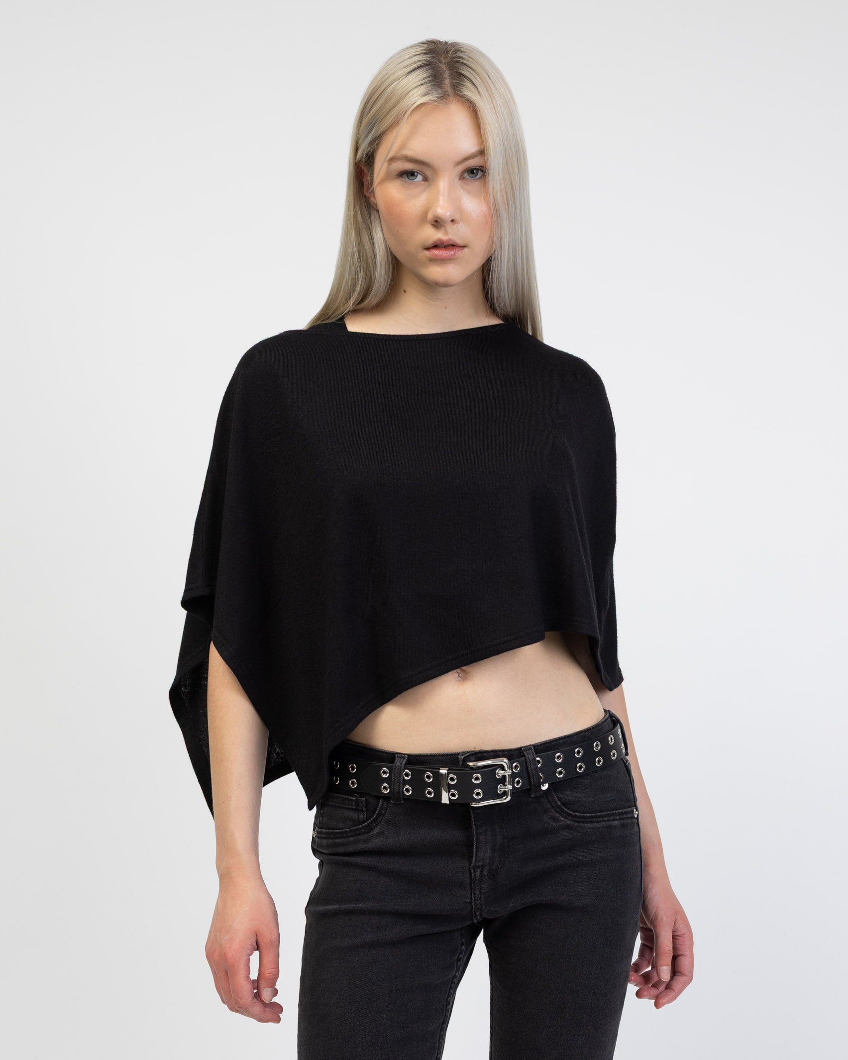 Lockerer Poncho von vorne