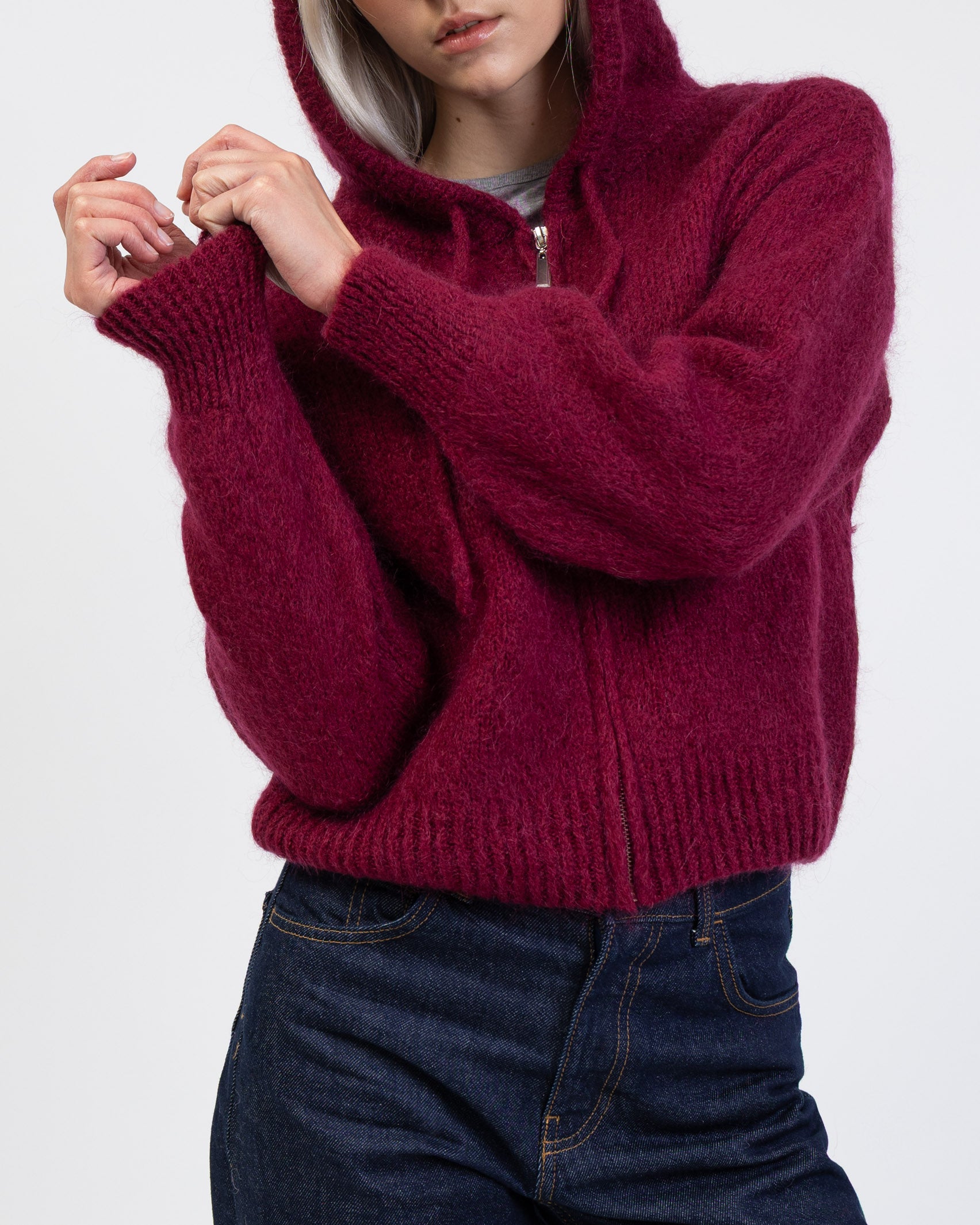 Strickjacke mit Reißverschluss und Kapuze im Detail