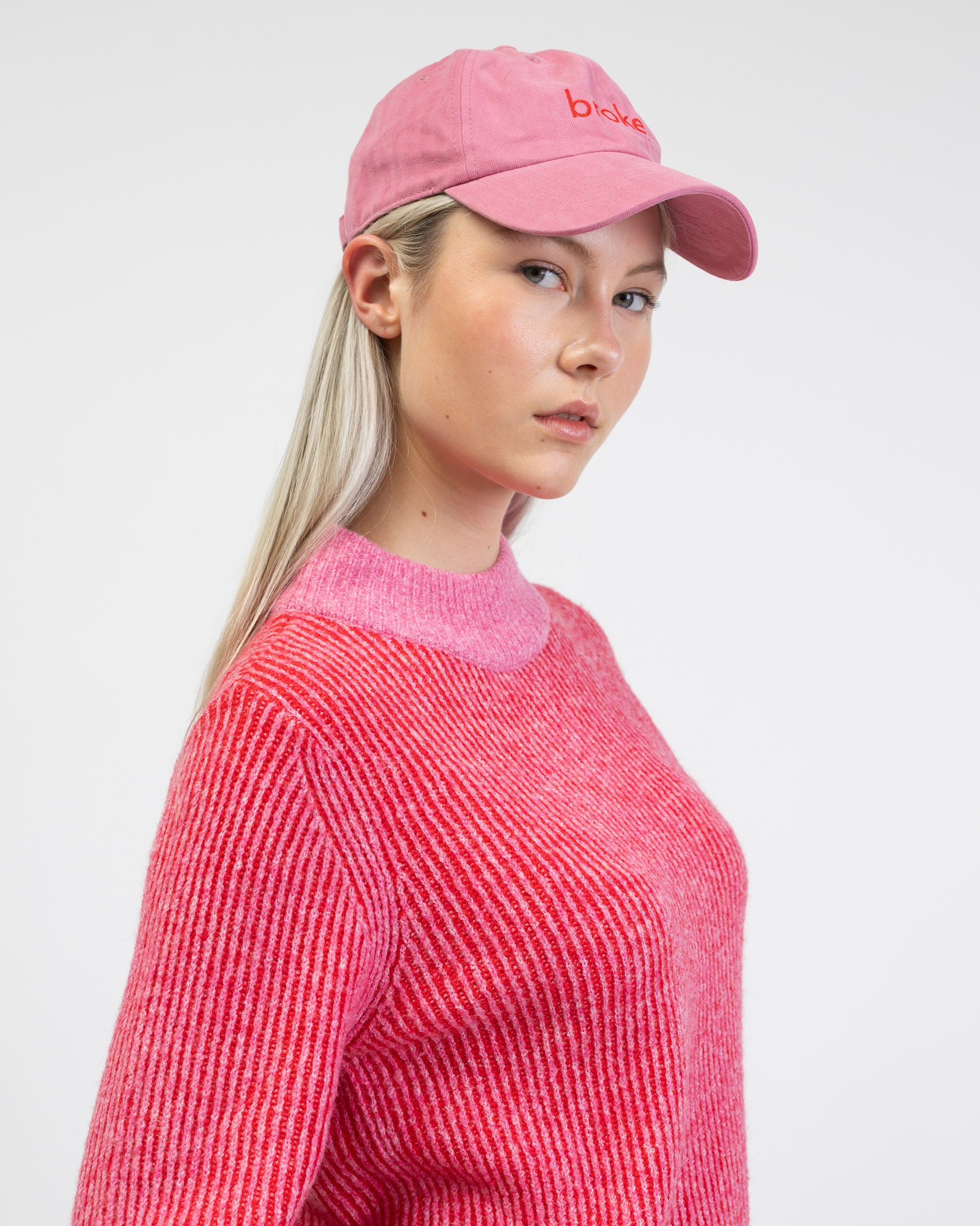 Cap mit "Broke" Print seitlich