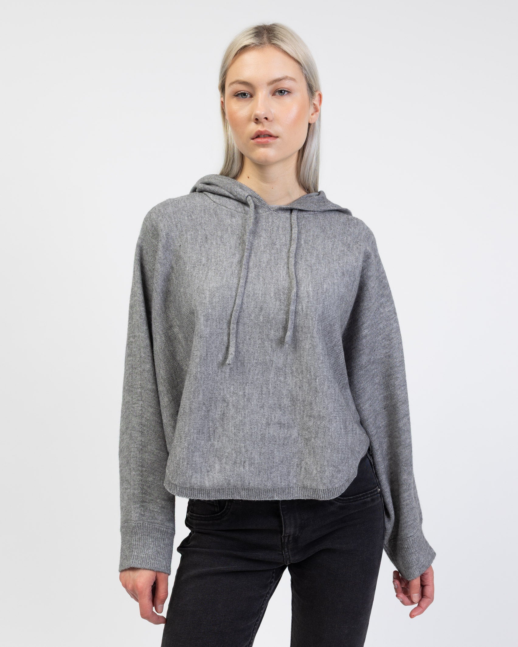 Pullover Poncho mit Kapuze von vorne