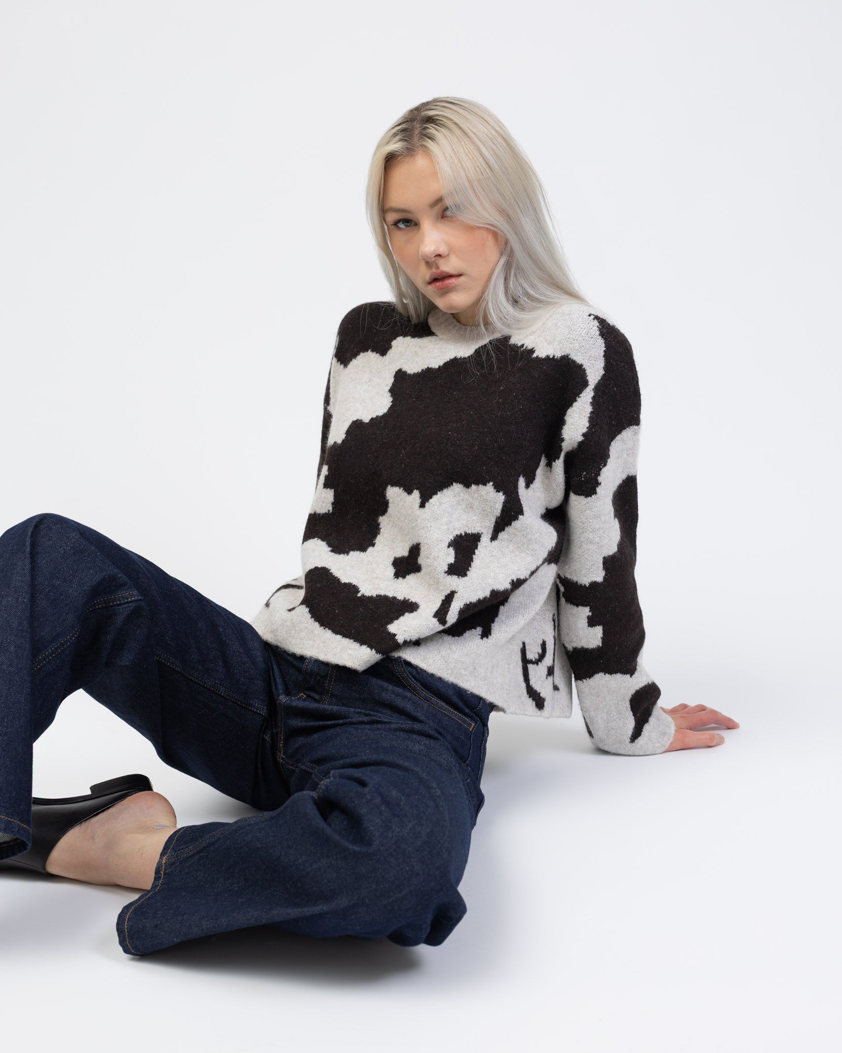 Pullover mit Cow-Print von vorne
