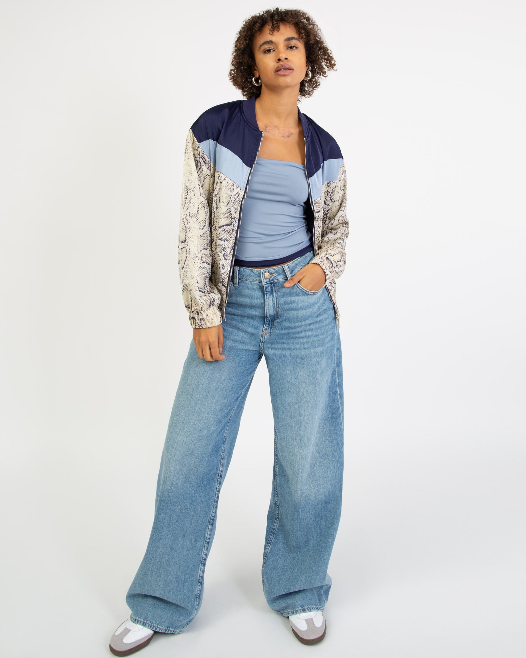 Sportliche Jacke mit Schlangenprint - Broke + Schön