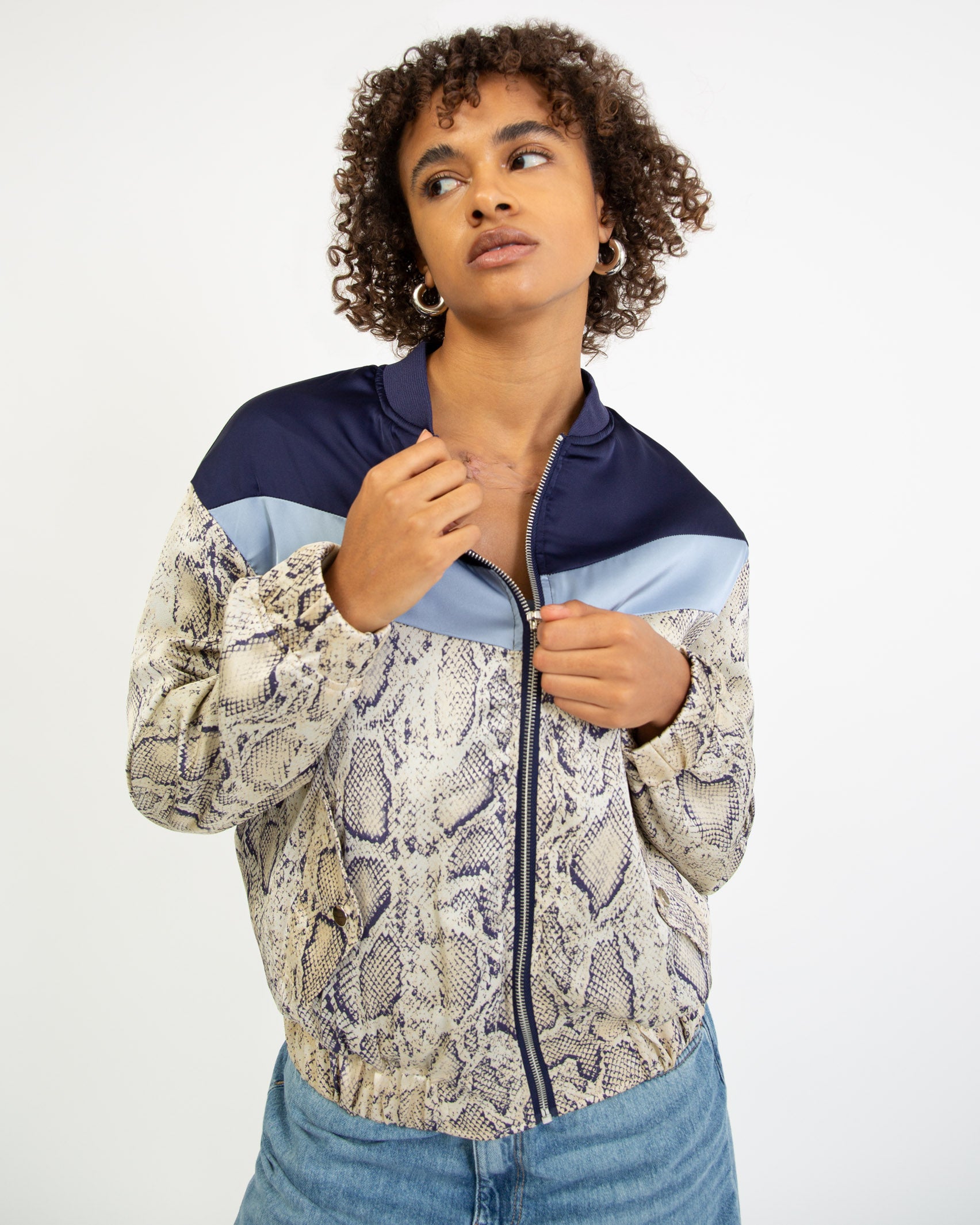 Sportliche Jacke mit Schlangenprint - Broke + Schön