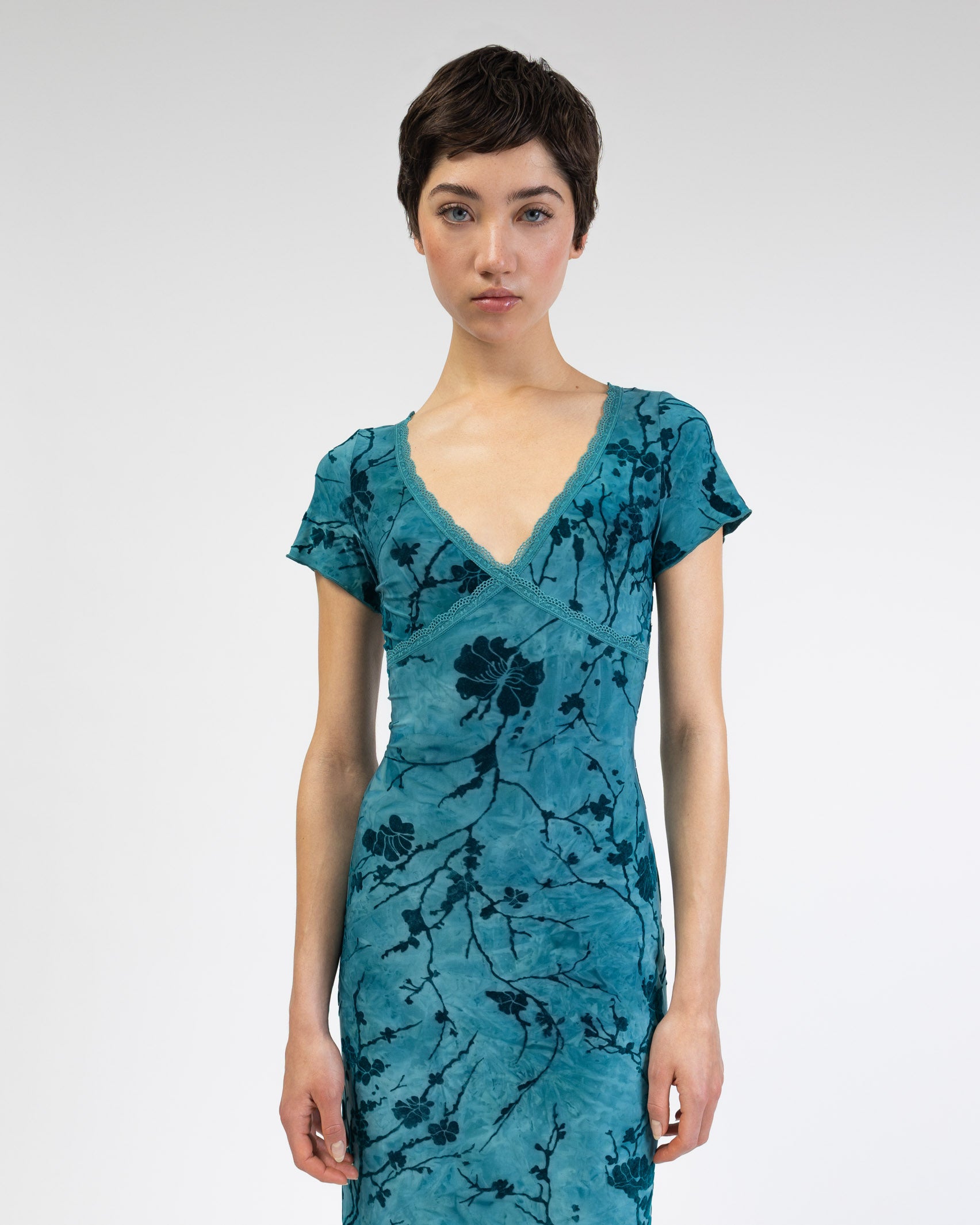 Maxikleid mit Blumenprint aus Samt