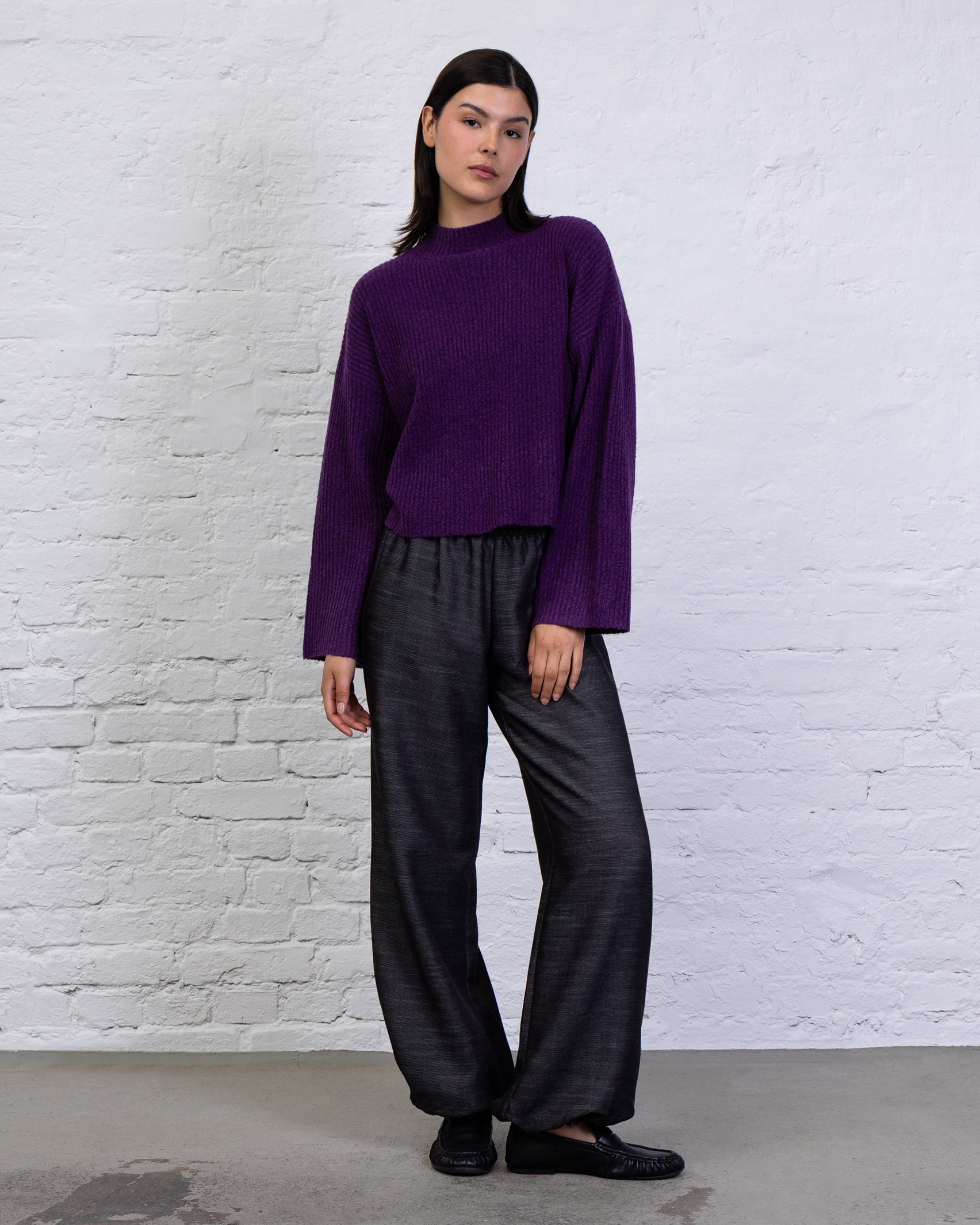 Gerippter Pullover mit Stehkragen