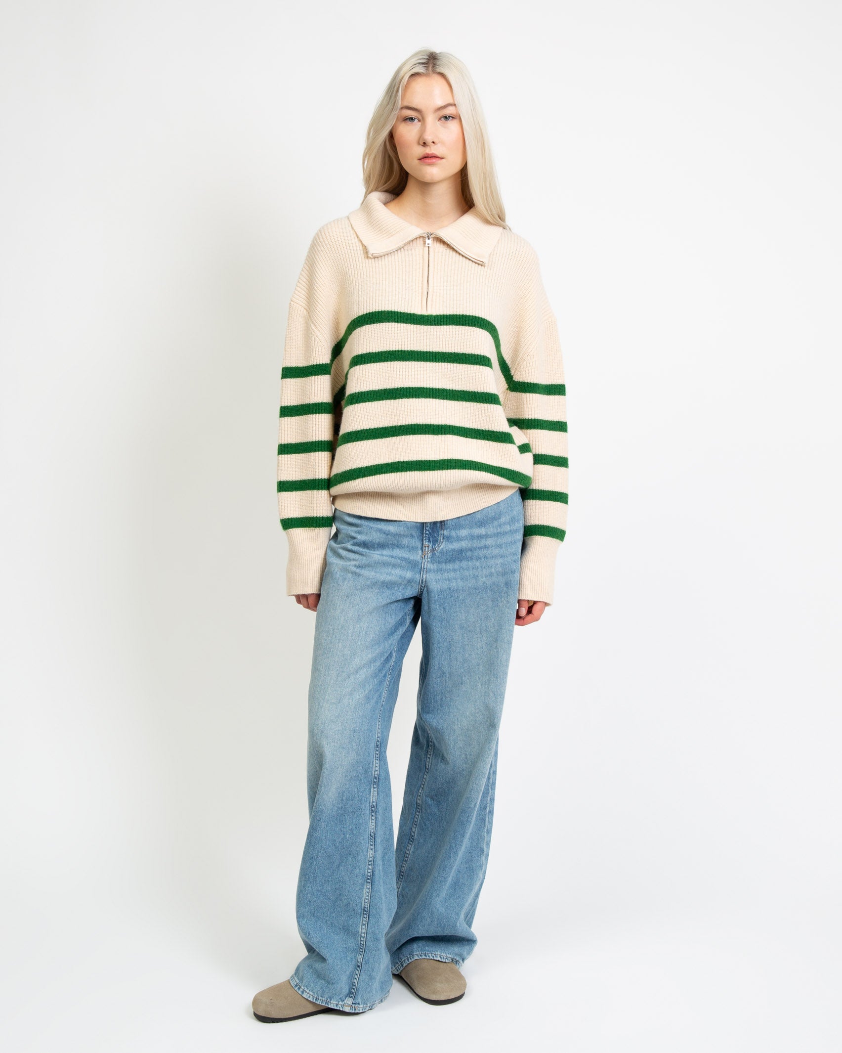 Gestreifter Strickpullover mit Half-Zip - Broke + Schön