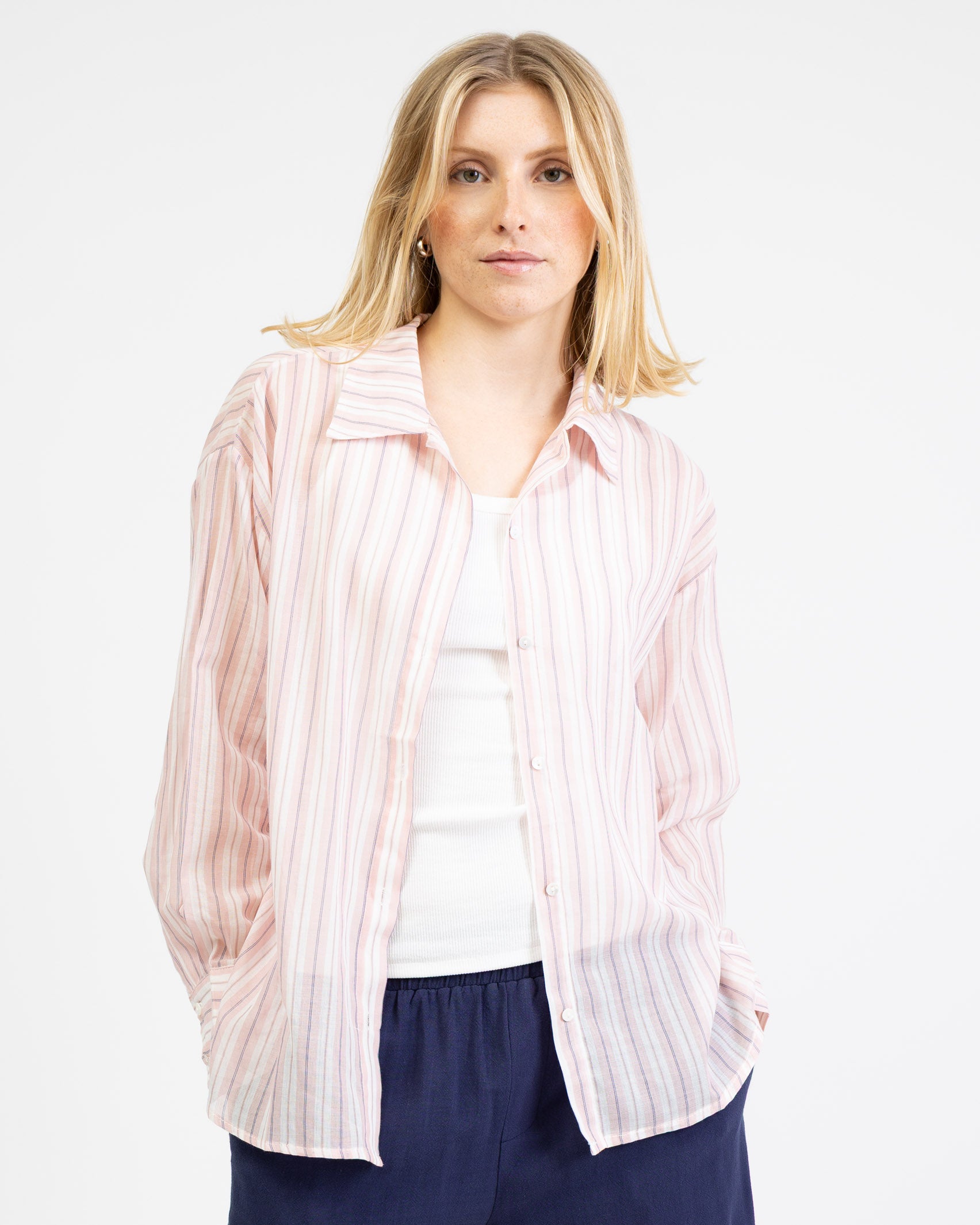 Leichte Bluse mit Streifen