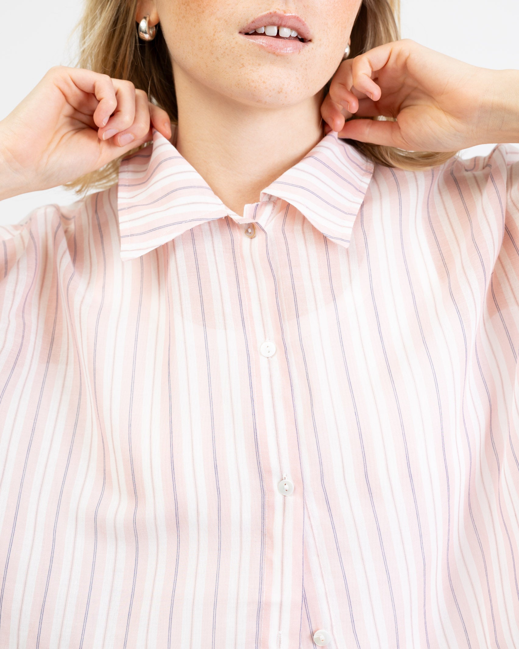 Leichte Bluse mit Streifen