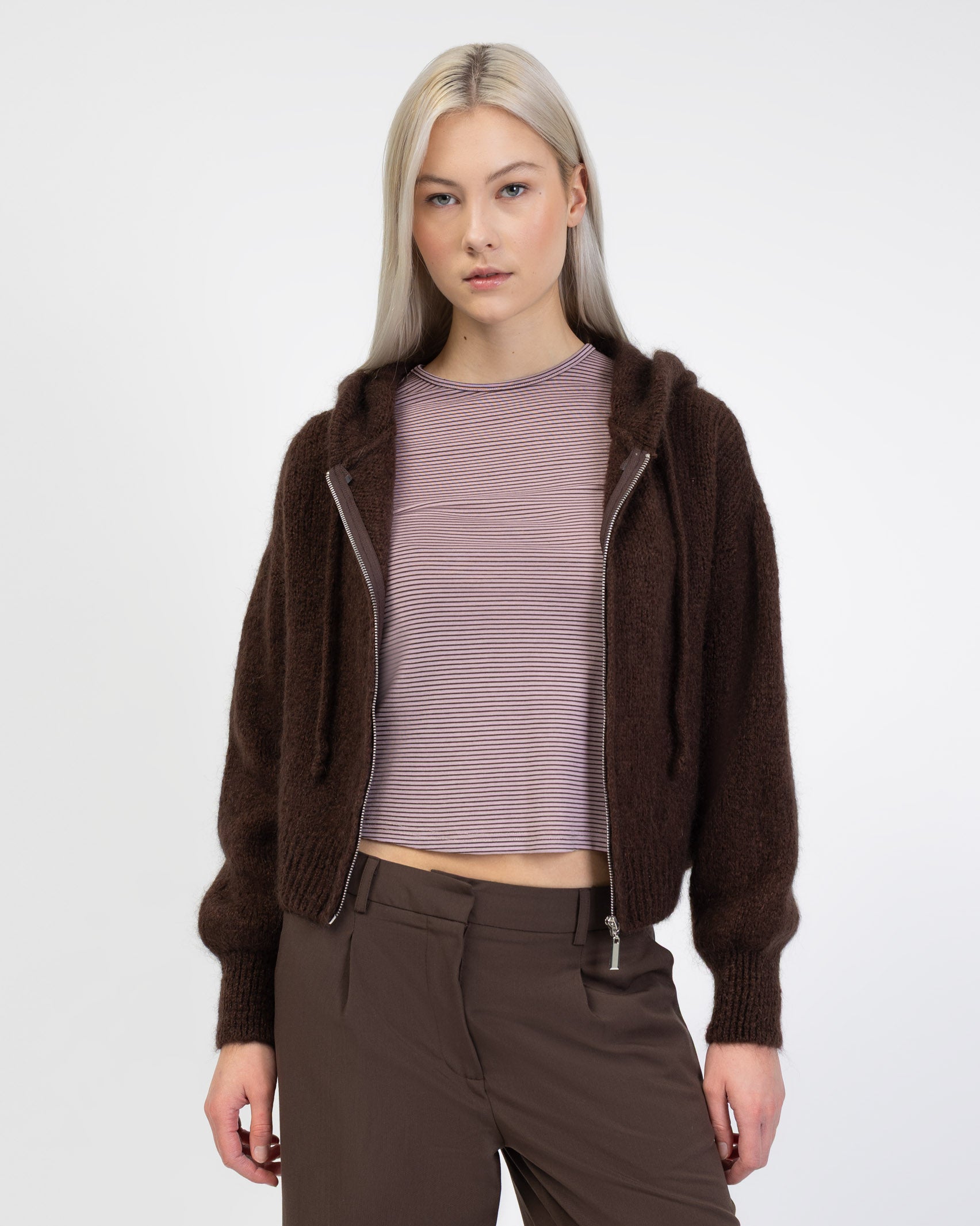 Strickjacke mit Reißverschluss und Kapuze