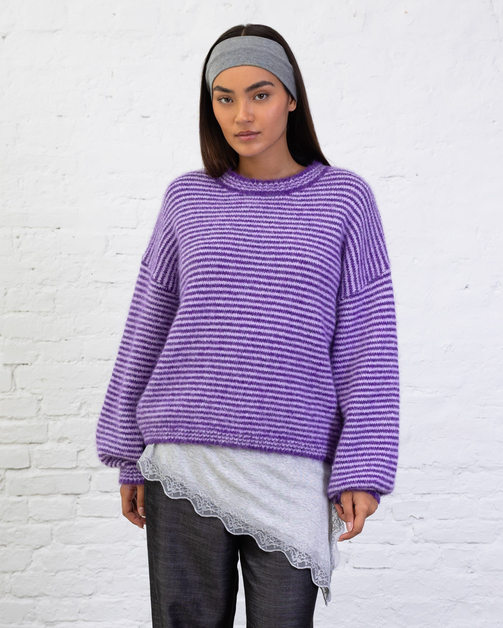Pullover mit schmalen Streifen