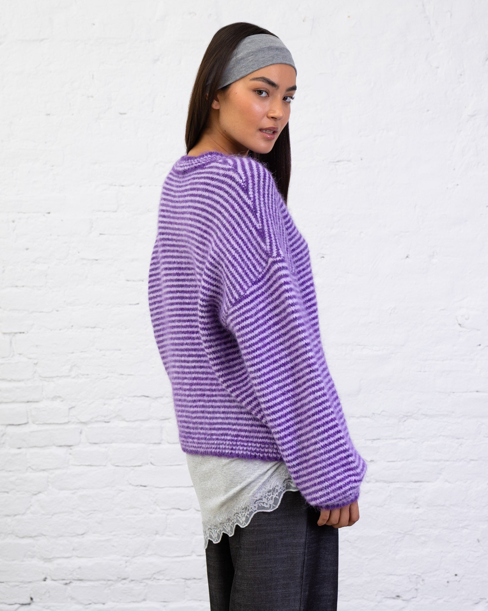 Pullover mit schmalen Streifen