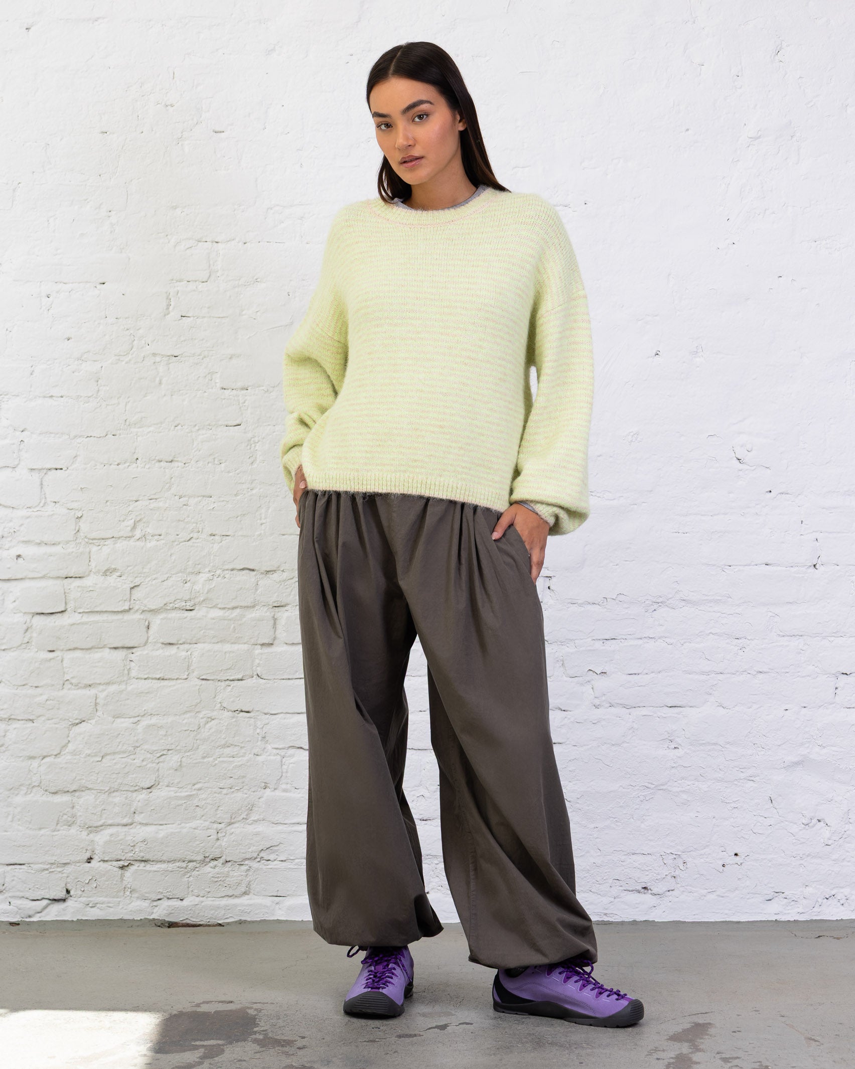 Pullover mit schmalen Streifen