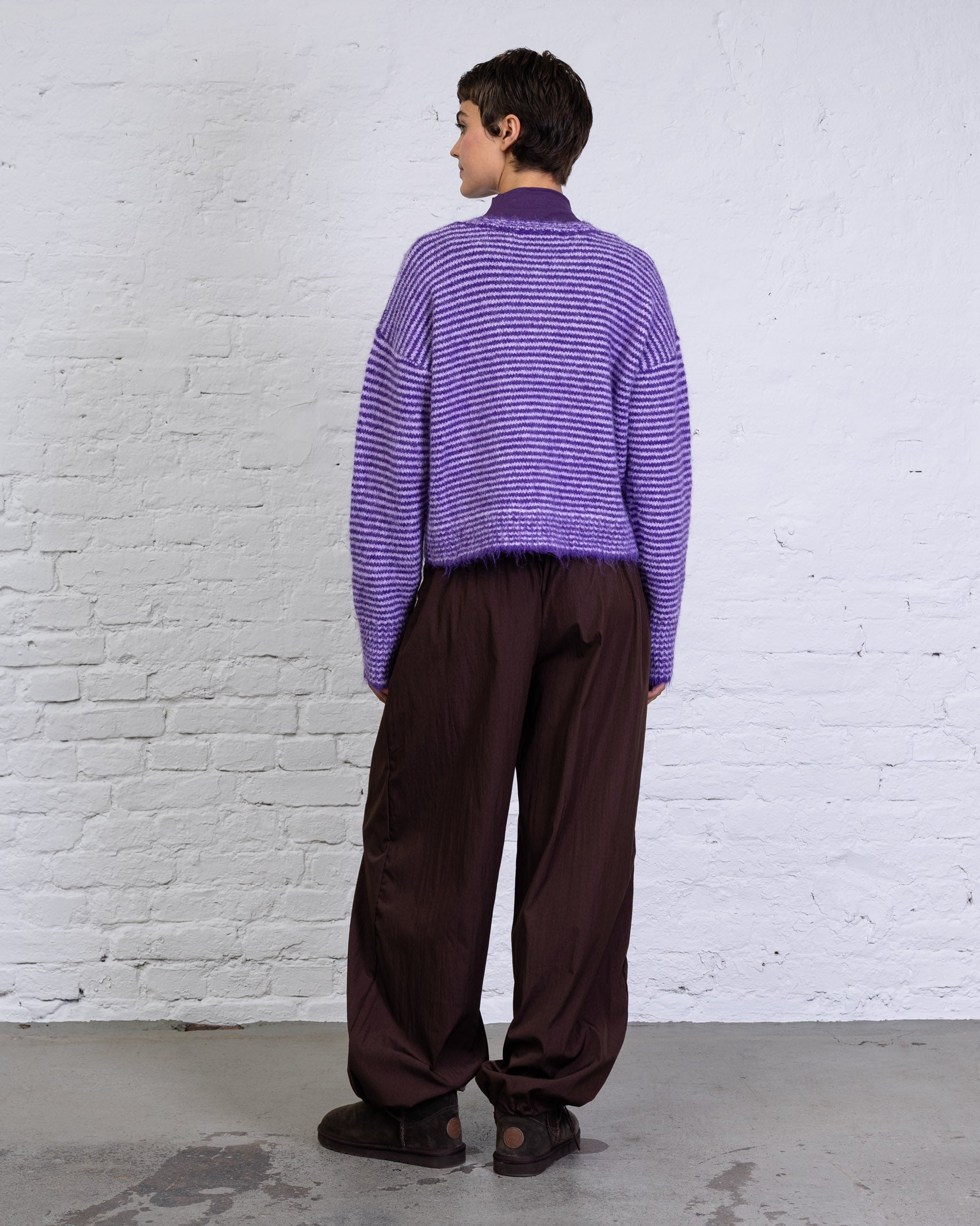 Strickjacke mit dünnen Streifen