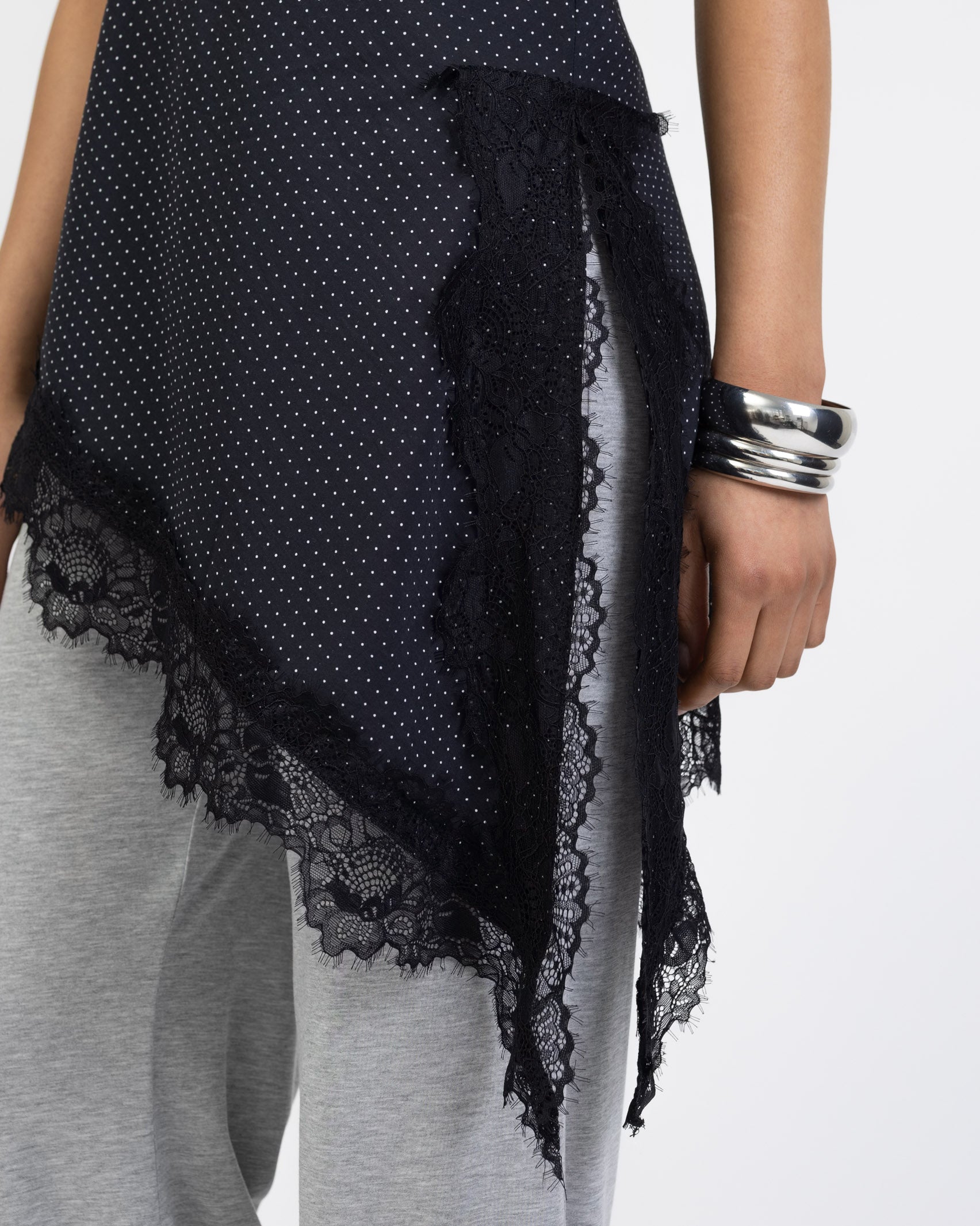 Gepunktetes Camisole mit Spitze