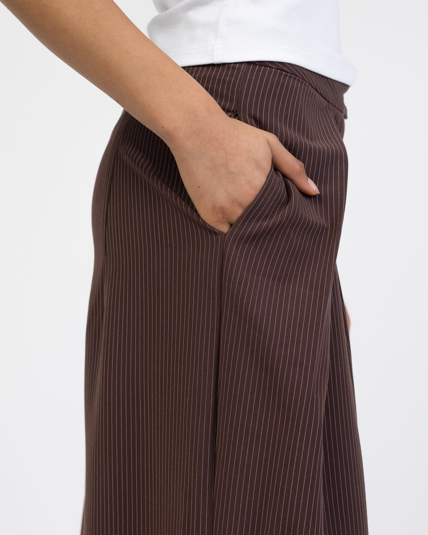 Hose mit doppelten Bundfalten