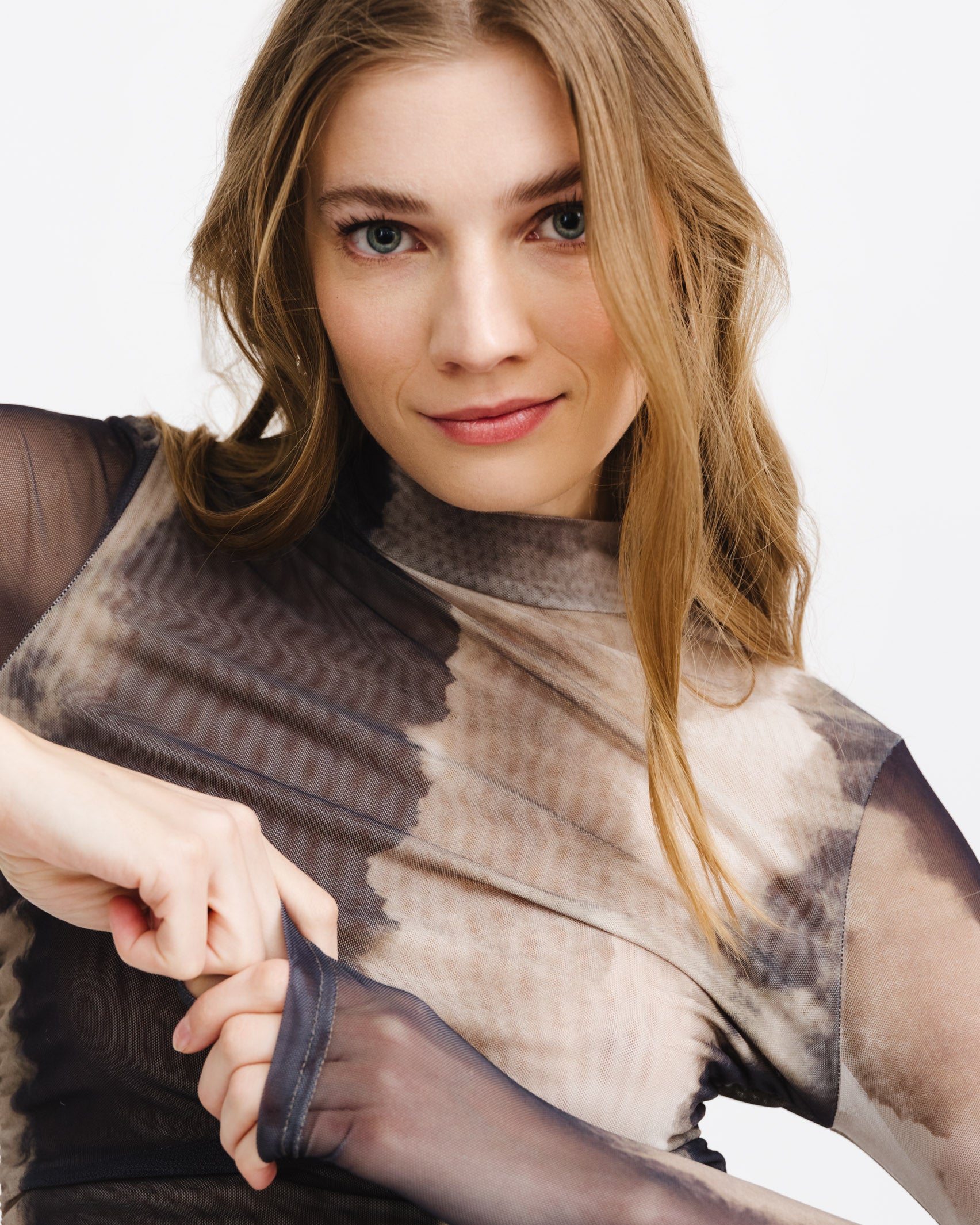 Mesh Kleid mit Stehkragen - Broke + Schön