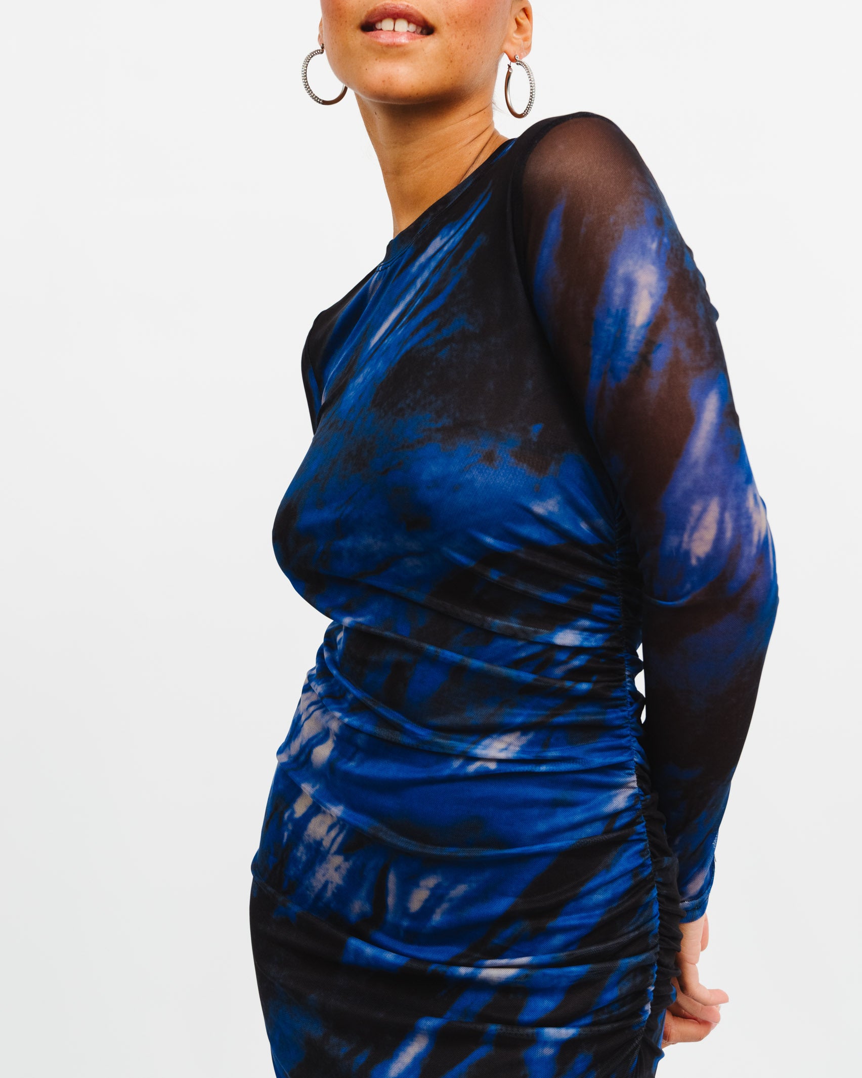 Langes Mesh Kleid mit Raffung - Broke + Schön