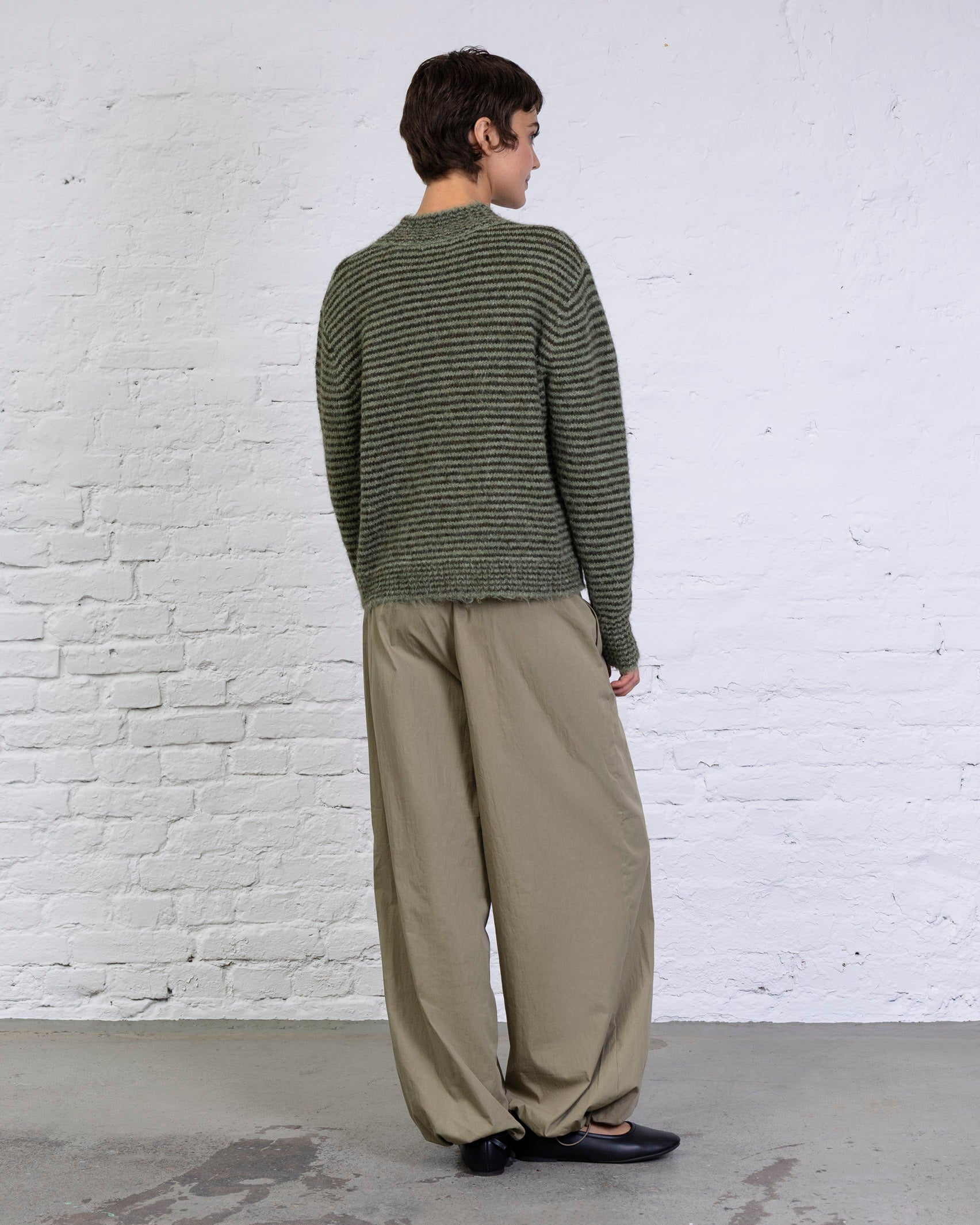 Gestreifte Strickjacke mit Schleifen-Kragen