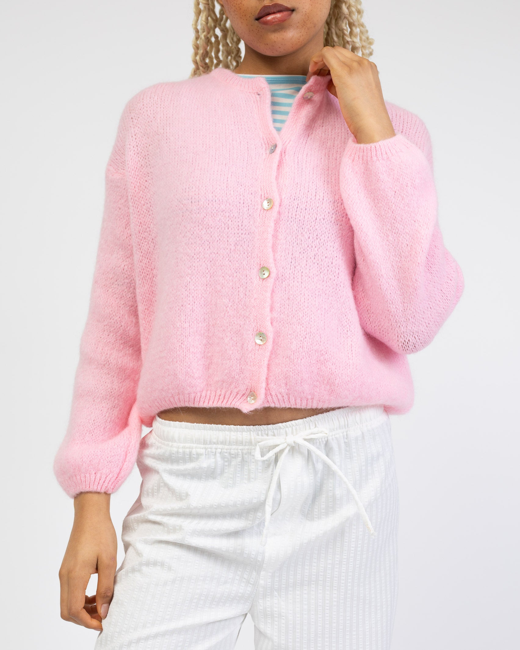 Weiche einfarbige Strickjacke