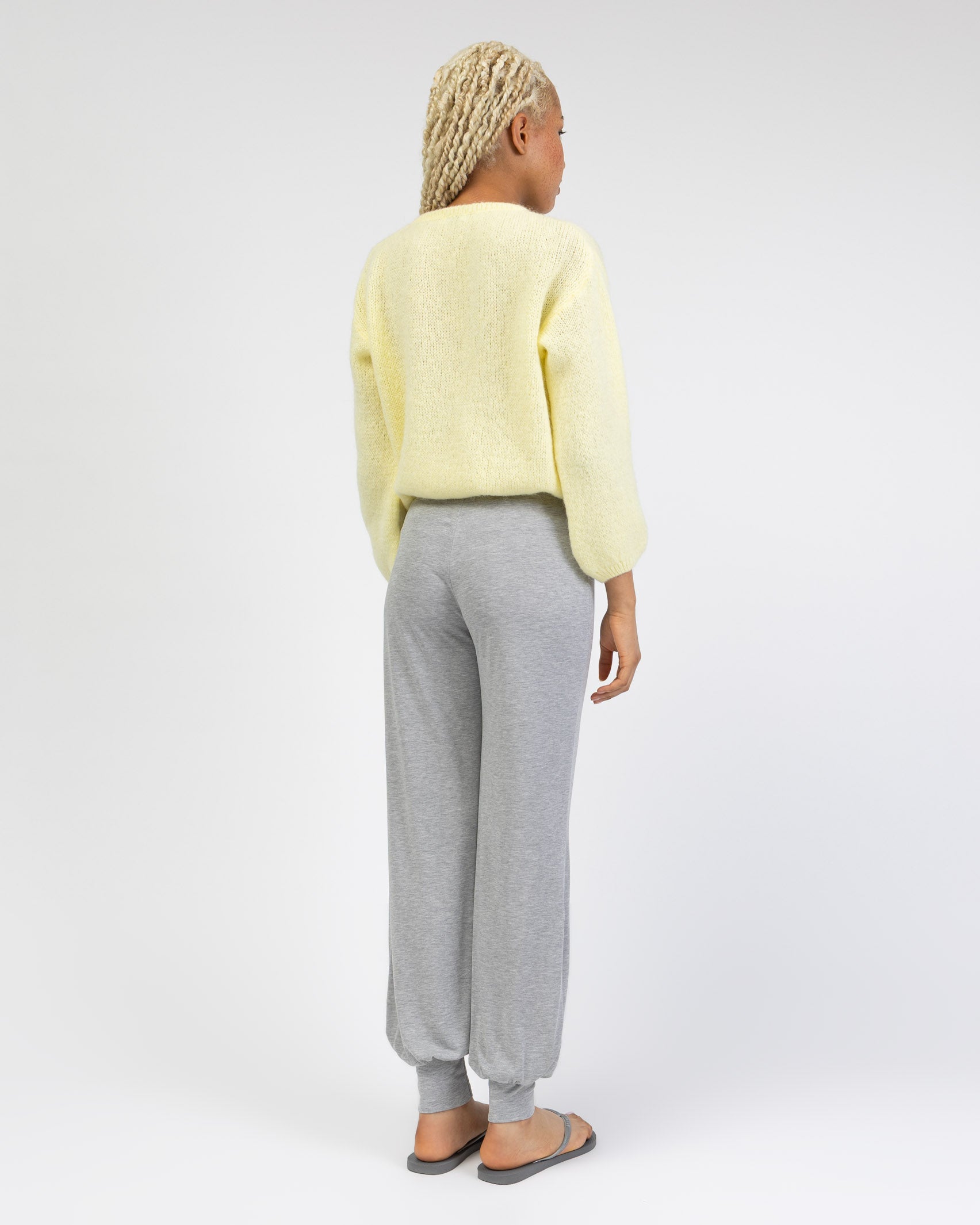 Weiche einfarbige Strickjacke