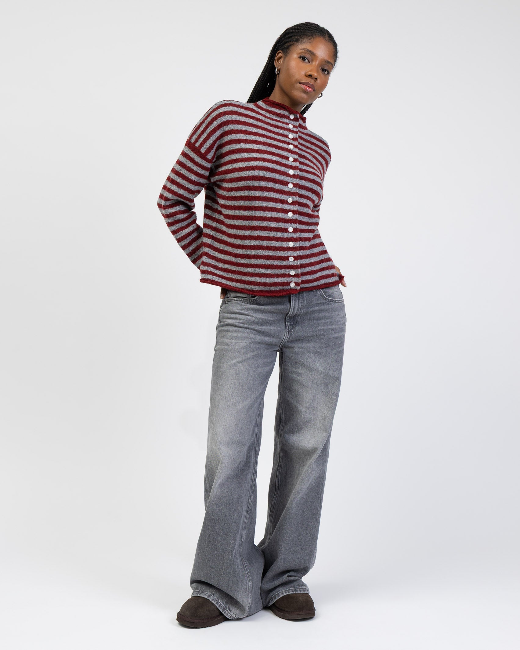 Gestreifte Strickjacke mit Stehkragen