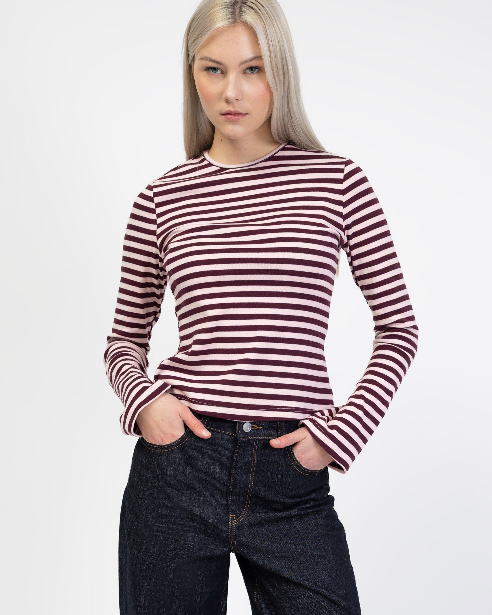 Gestreiftes Langarmshirt mit Trompetenärmeln