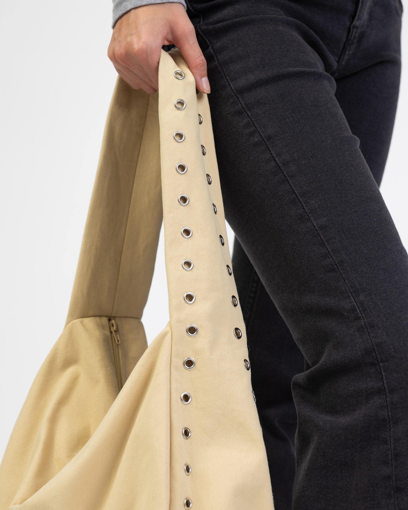 Tasche mit Ösendetails