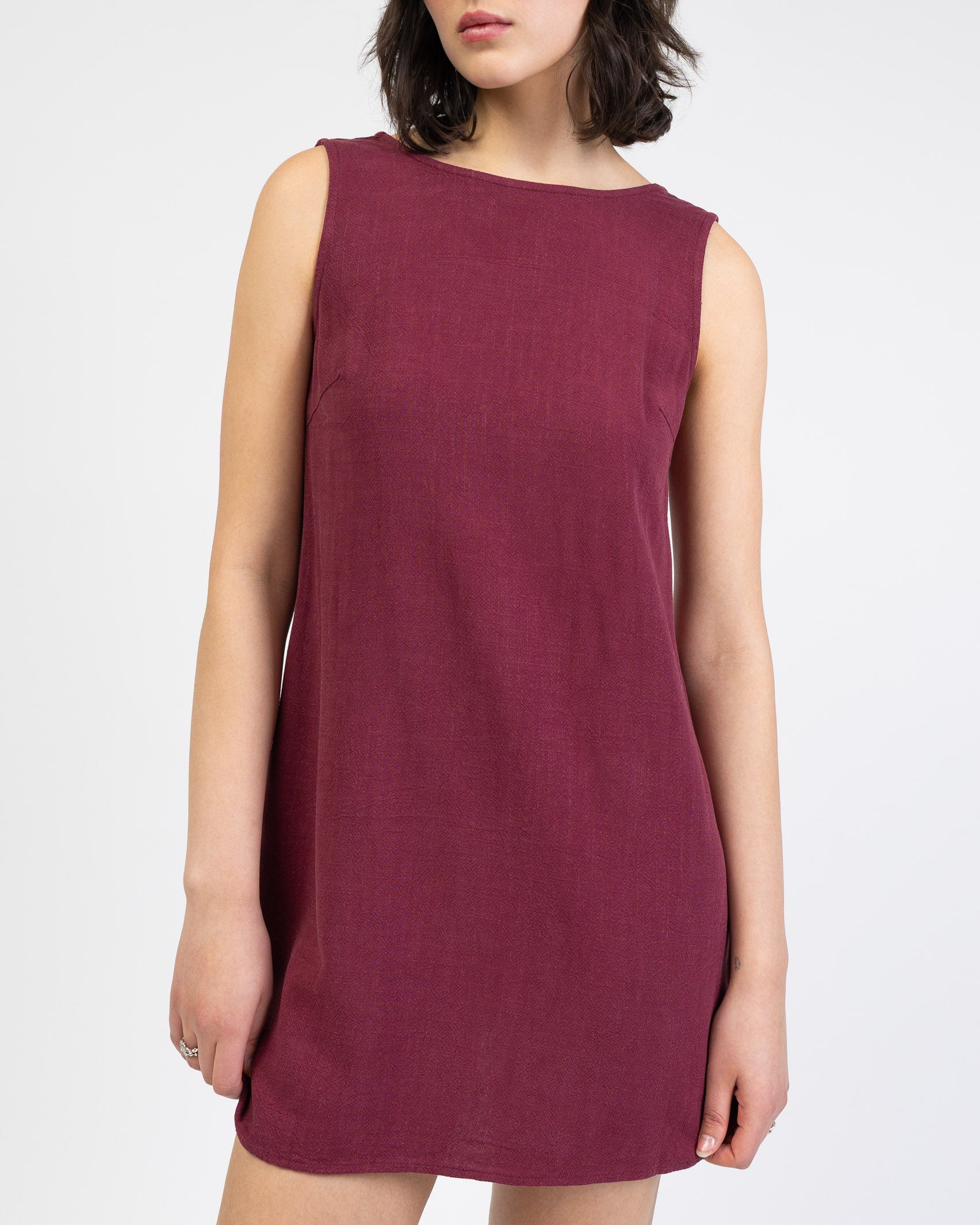 Rückenfreies Minikleid aus Leinen-Mix