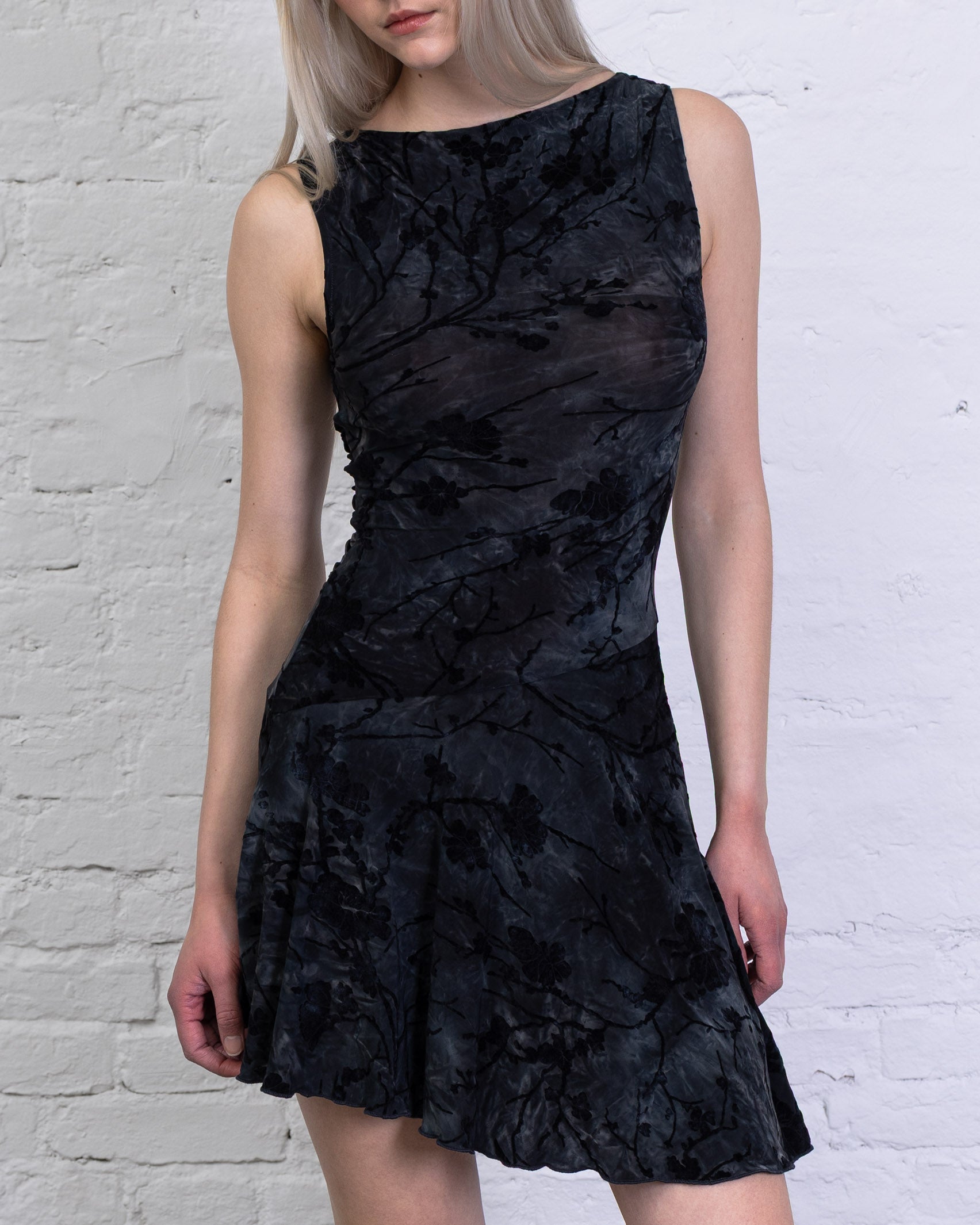 Minikleid mit Blumenprint aus Samt