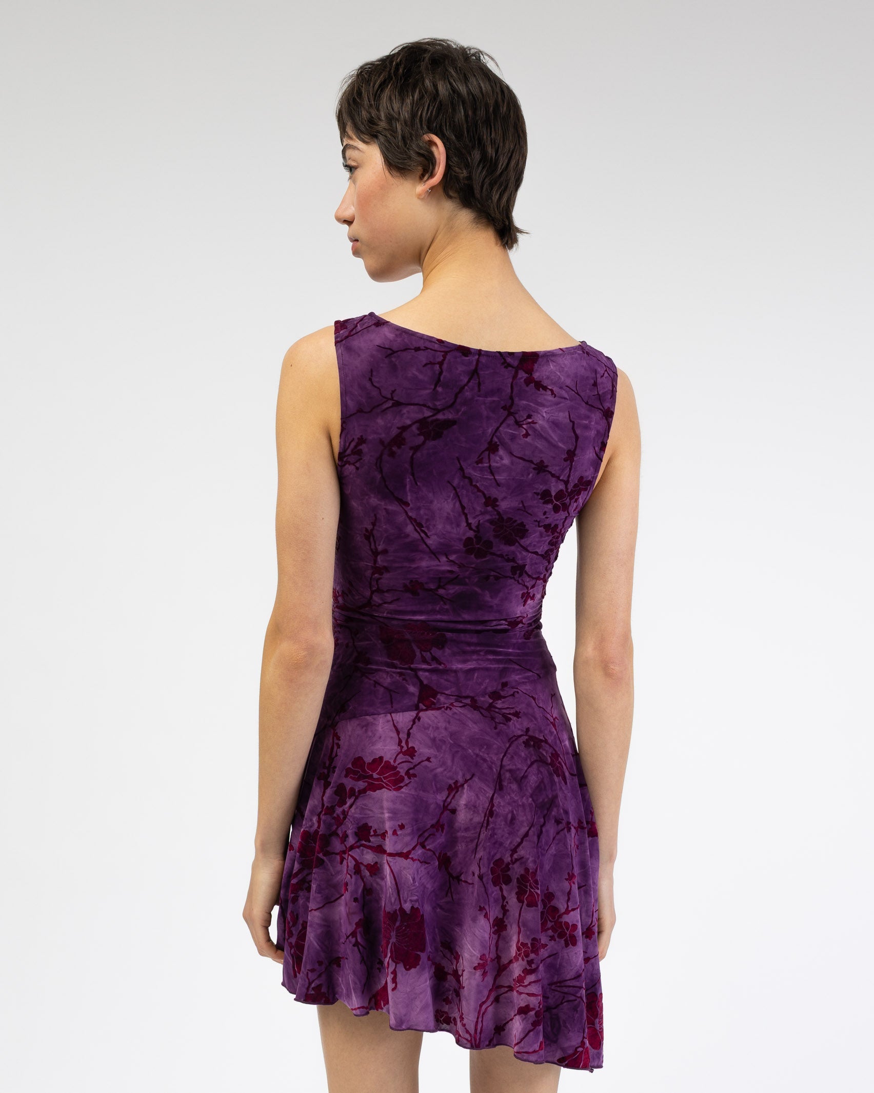 Minikleid mit Blumenprint aus Samt